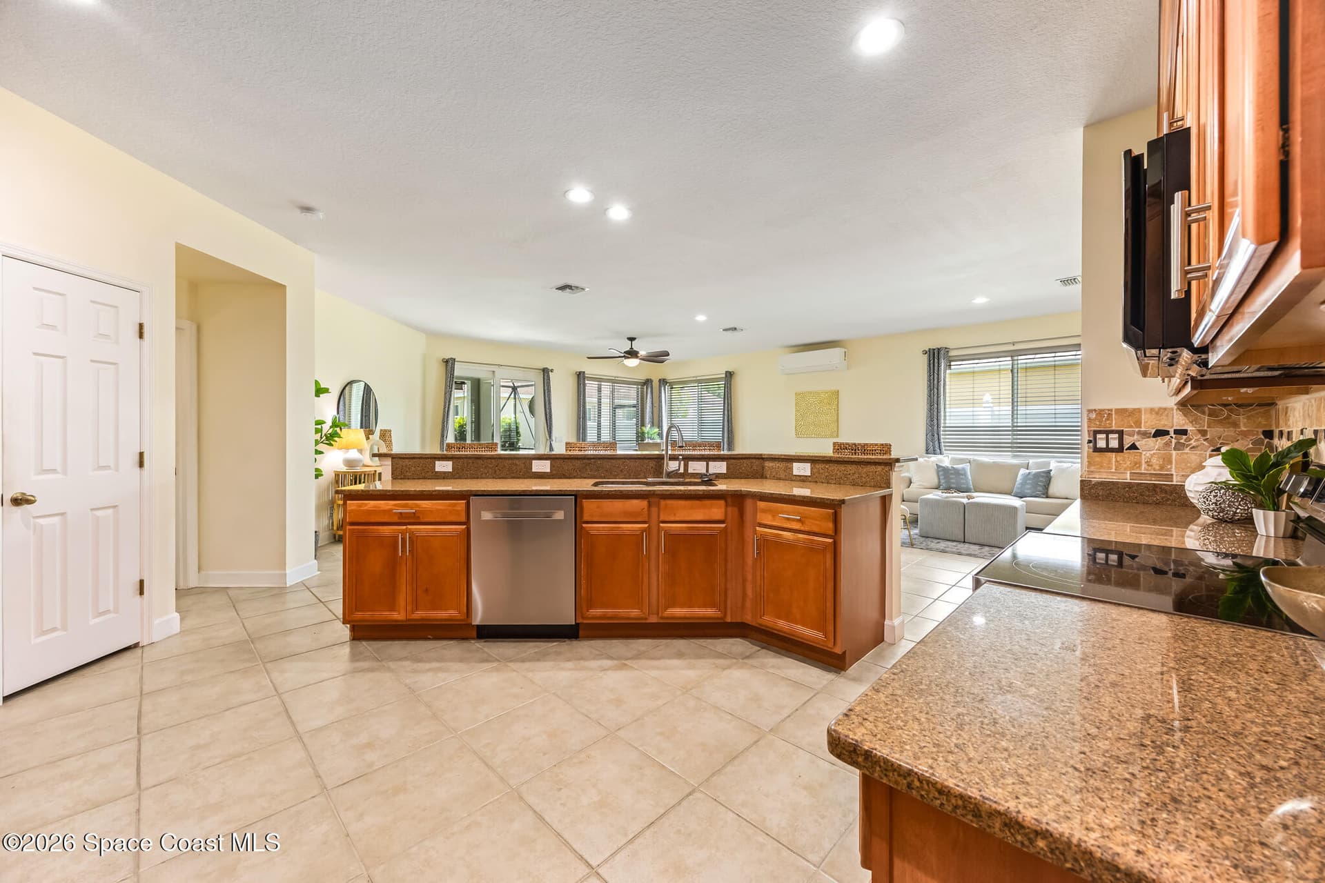 102 Salazar Lane photo 5
