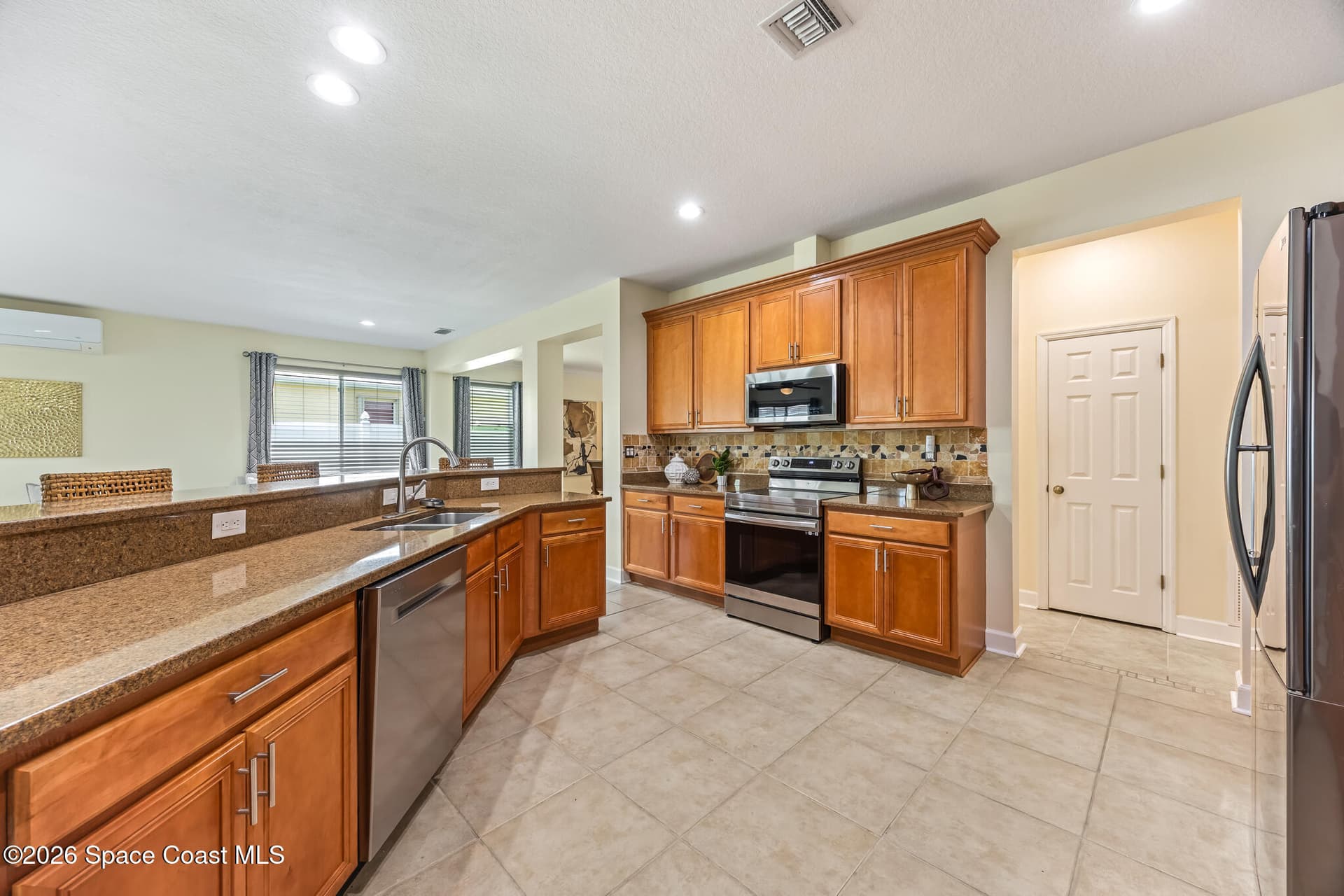 102 Salazar Lane photo 7