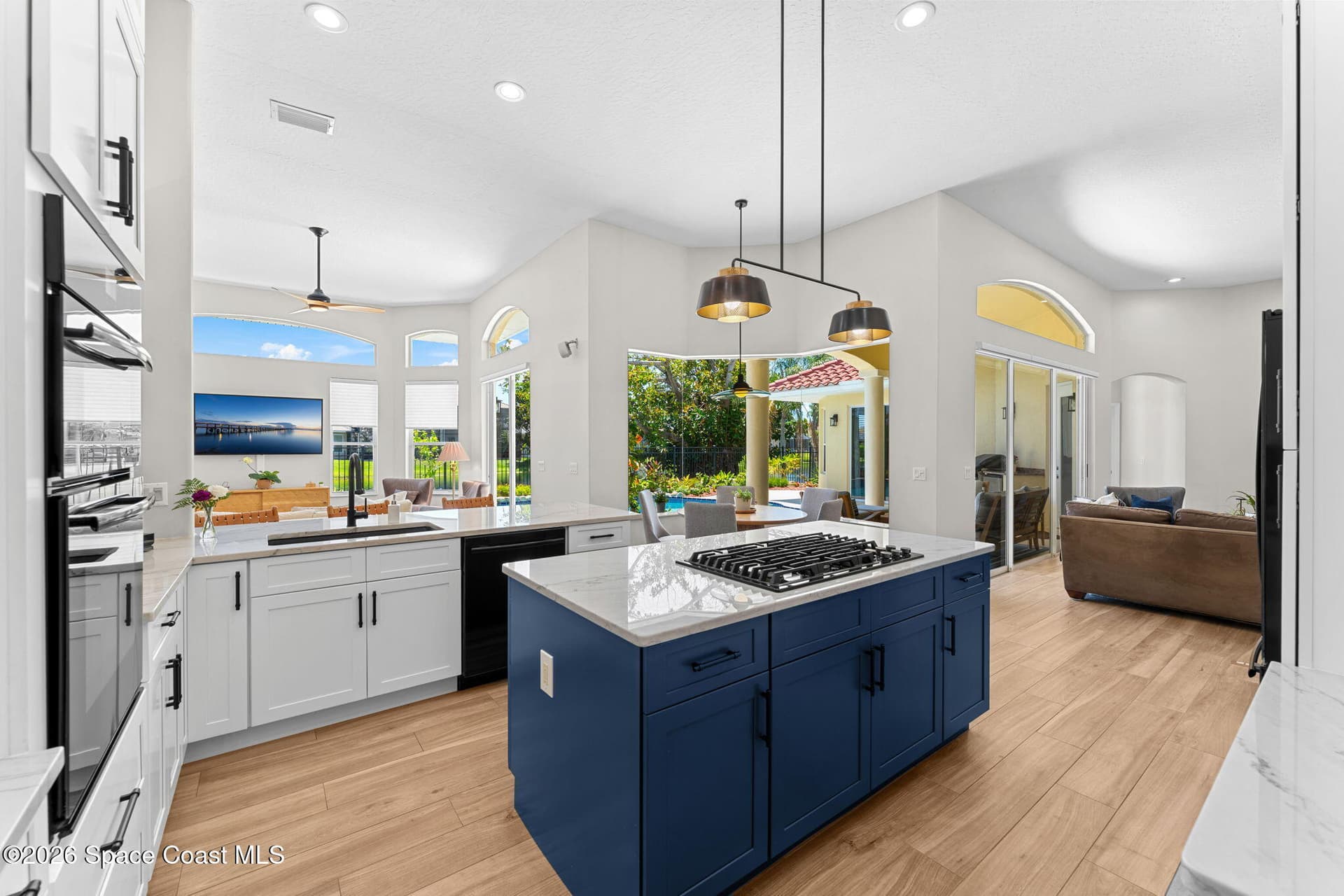 329 Lanternback Island Drive photo 14