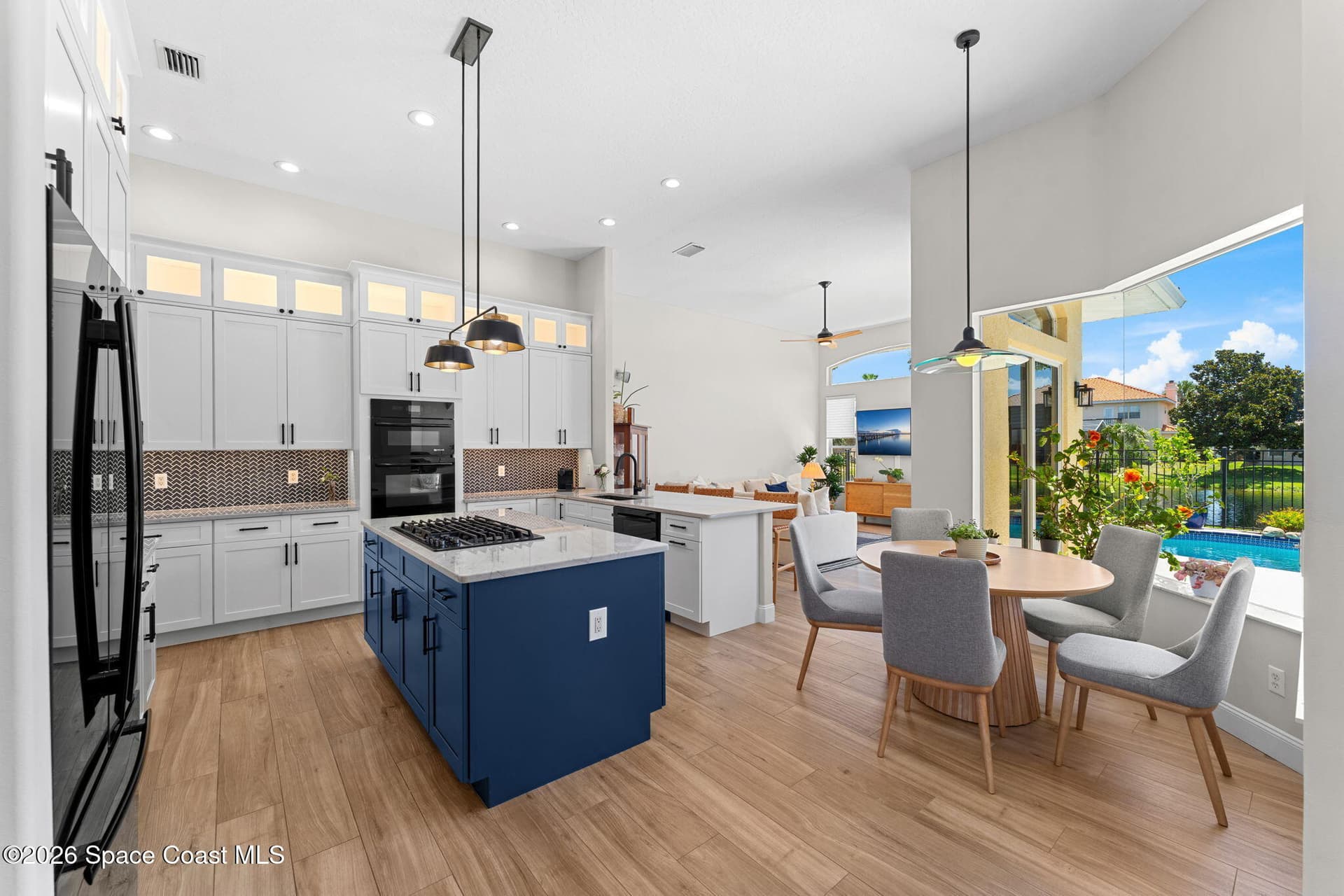 329 Lanternback Island Drive photo 12