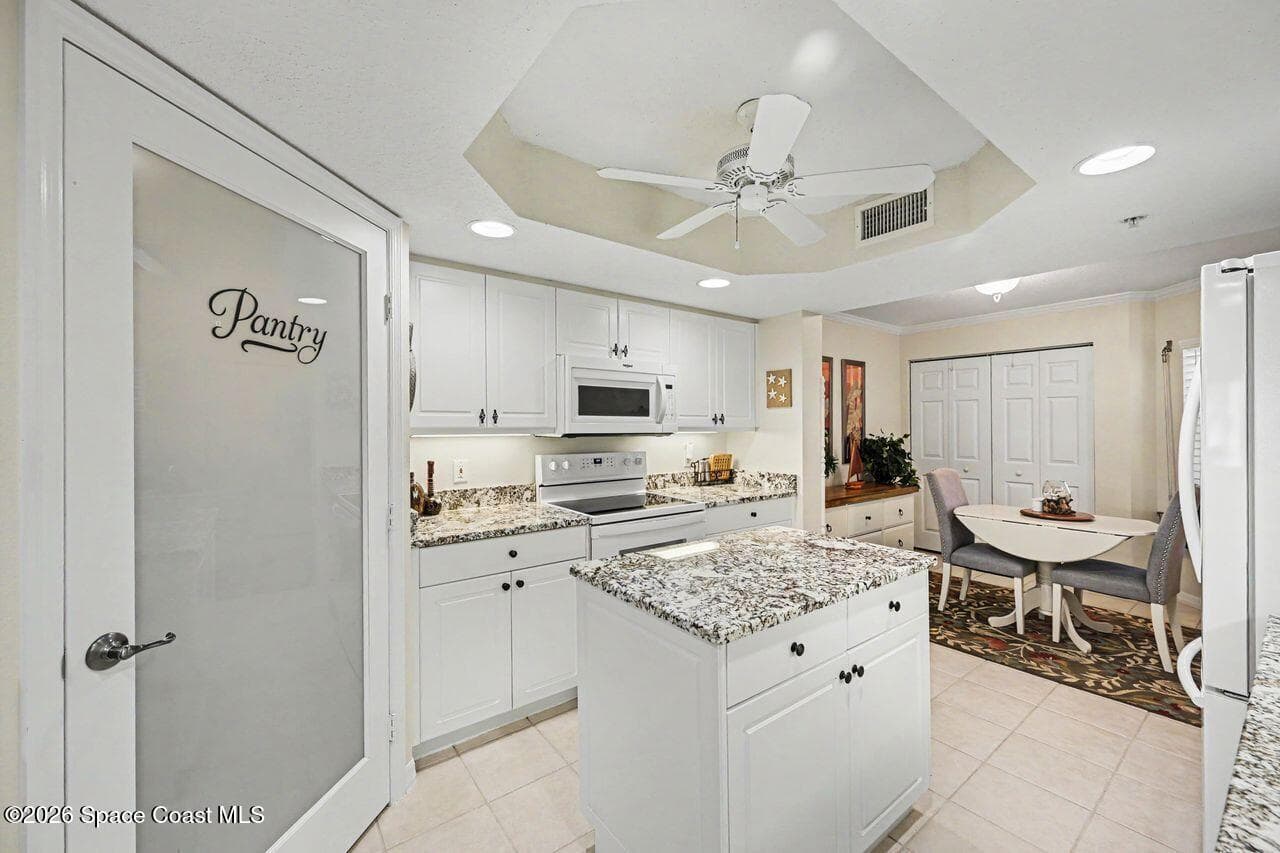 8941 Lake Drive 202 photo 10