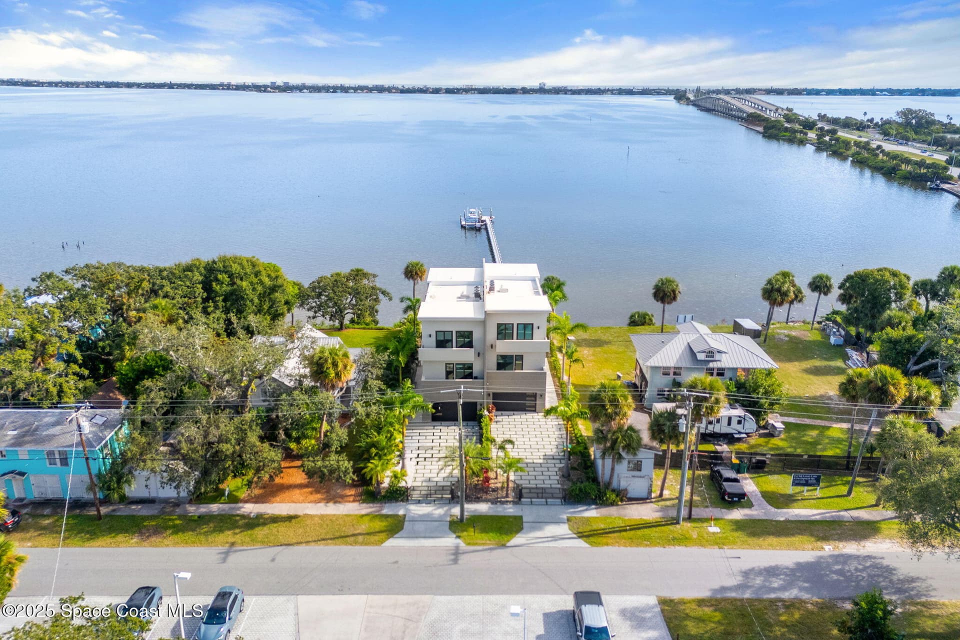 1807, 1809 Riverview Drive photo 4