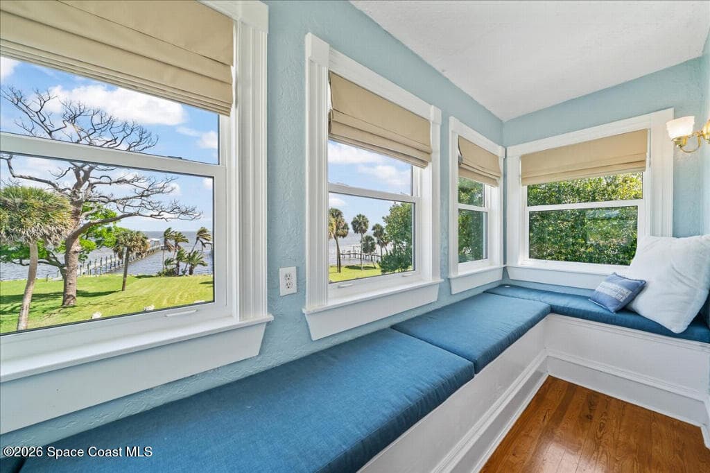 1110 Riverside Drive photo 25