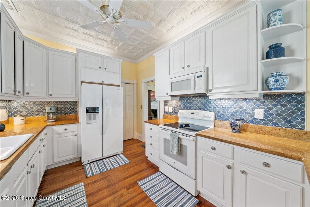 1110 Riverside Drive photo 16