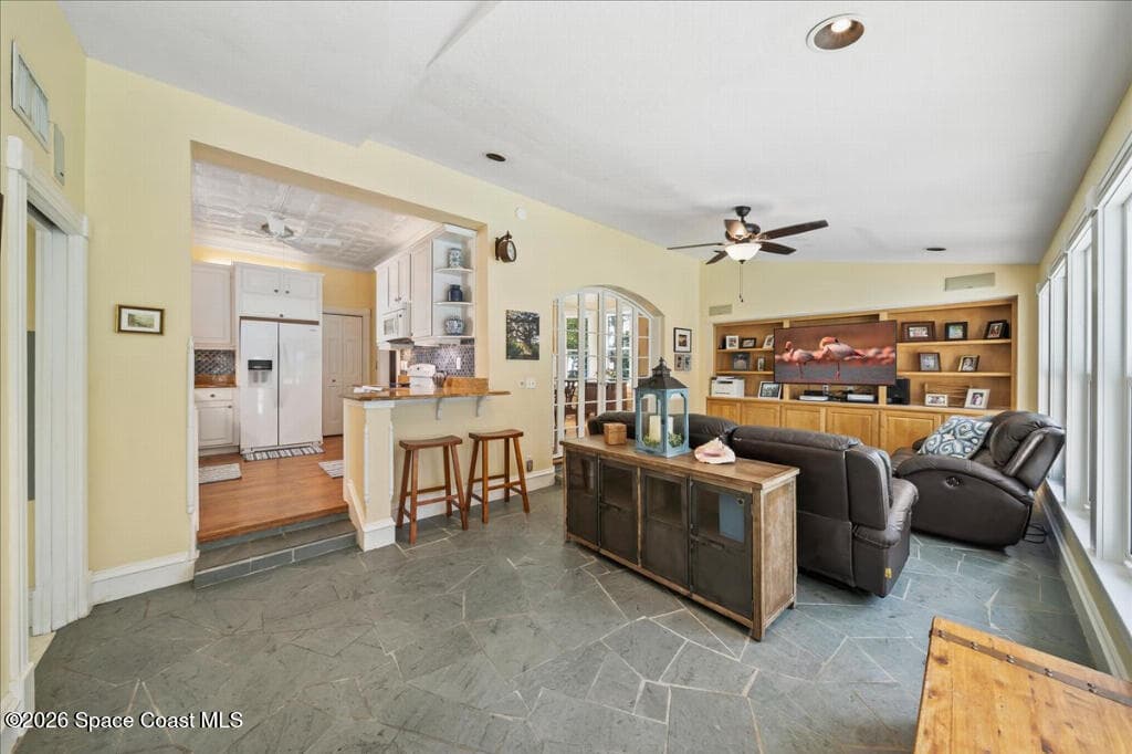 1110 Riverside Drive photo 15