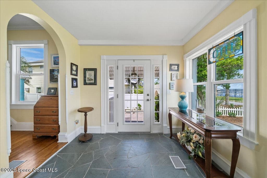 1110 Riverside Drive photo 5
