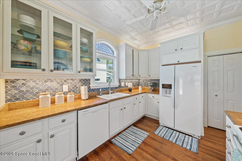1110 Riverside Drive photo 18