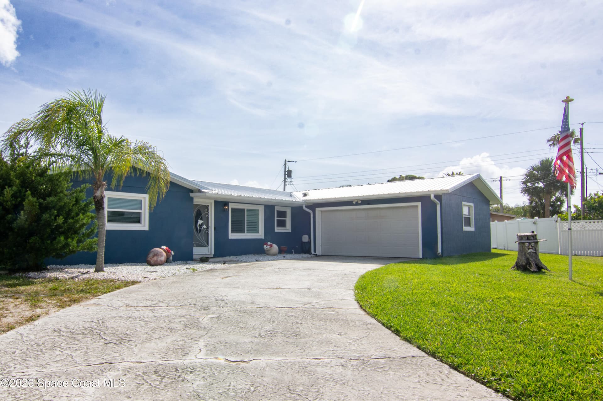 1592 Coral Street photo 3