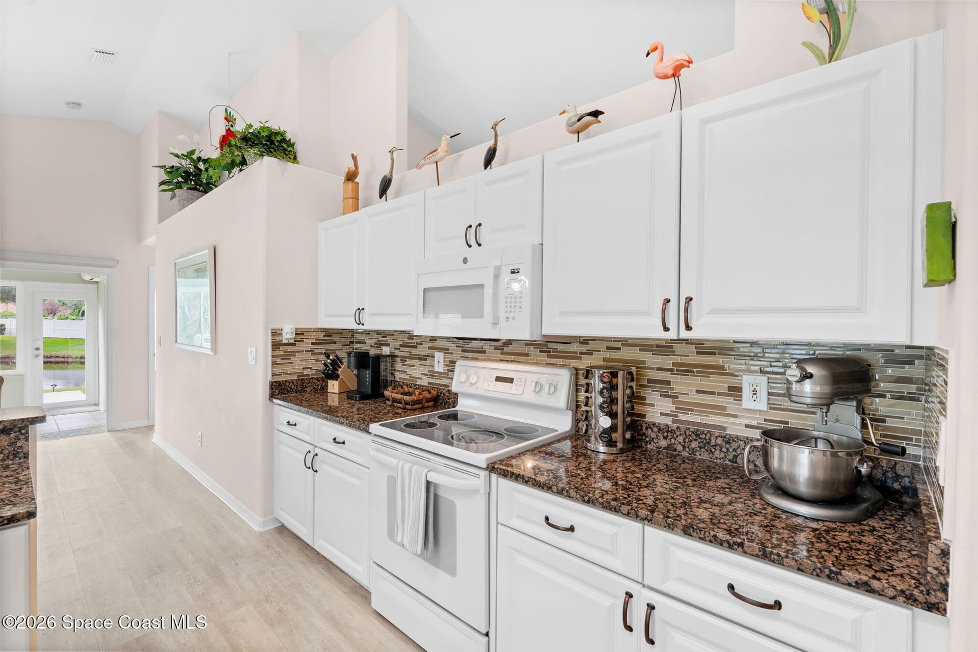 685 Naples Court photo 16