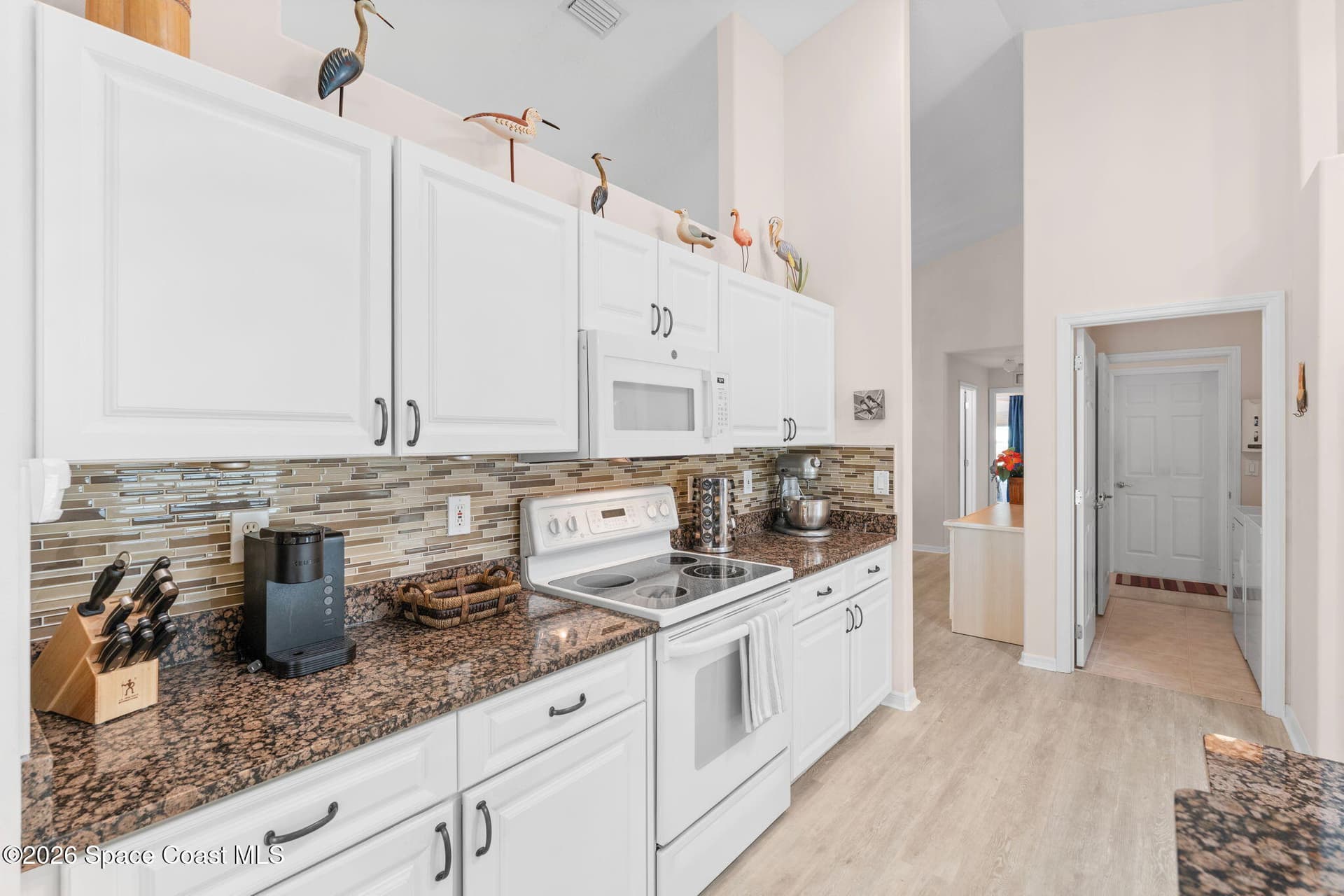 685 Naples Court photo 15