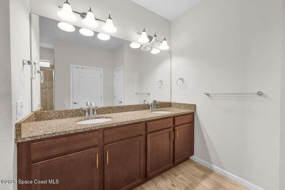 5040 Pendelton Square photo 16