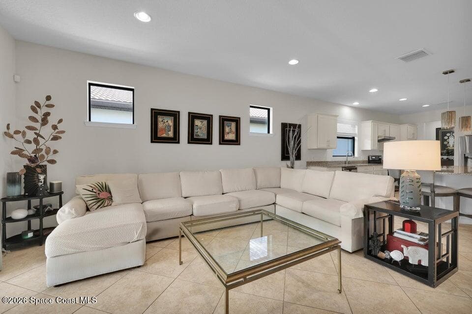 5040 Pendelton Square photo 11