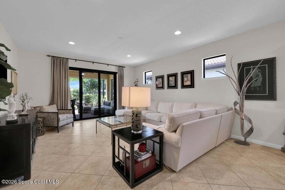5040 Pendelton Square photo 10