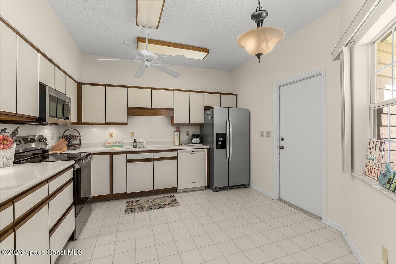 431 Tamarind Place photo 8