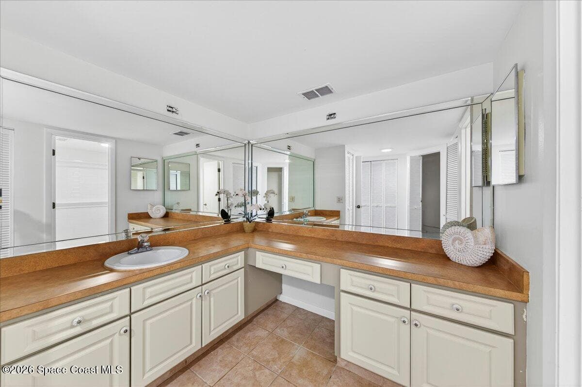 1480 Roosevelt Avenue 201 photo 16