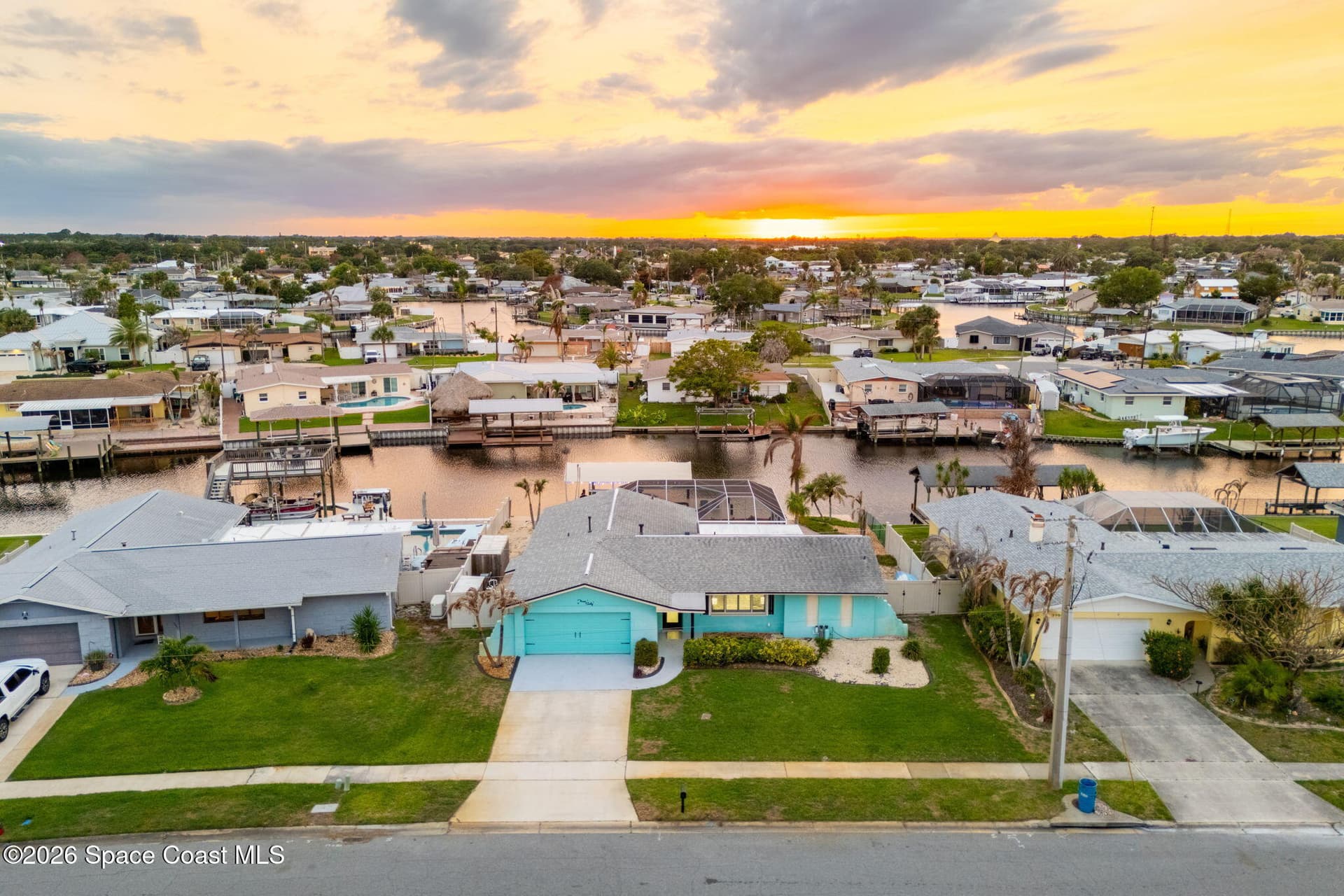 360 Diana Boulevard photo 2