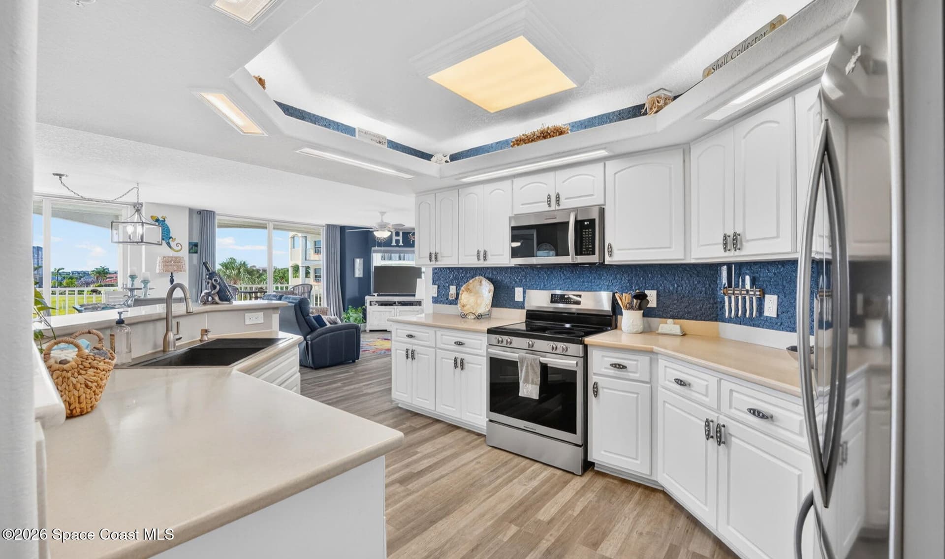8903 Laguna Lane 301 photo 16
