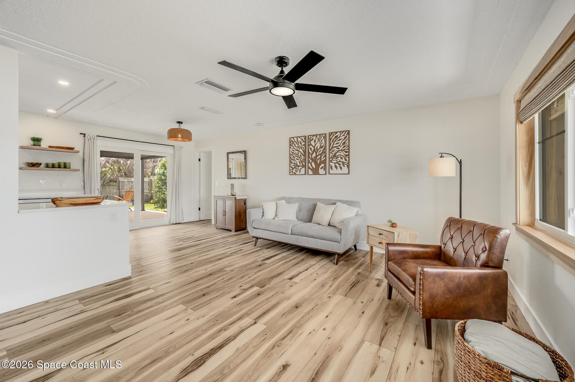 390 Ursa Avenue photo 10