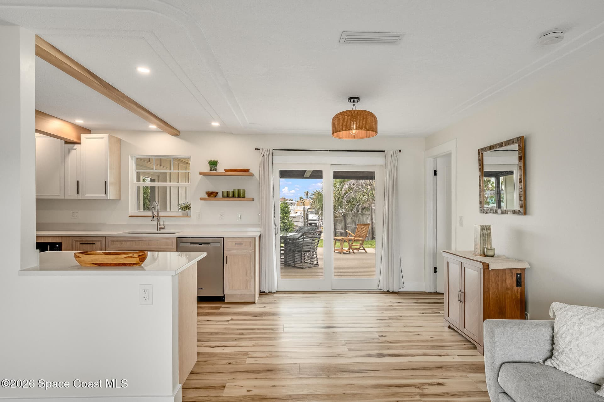 390 Ursa Avenue photo 18