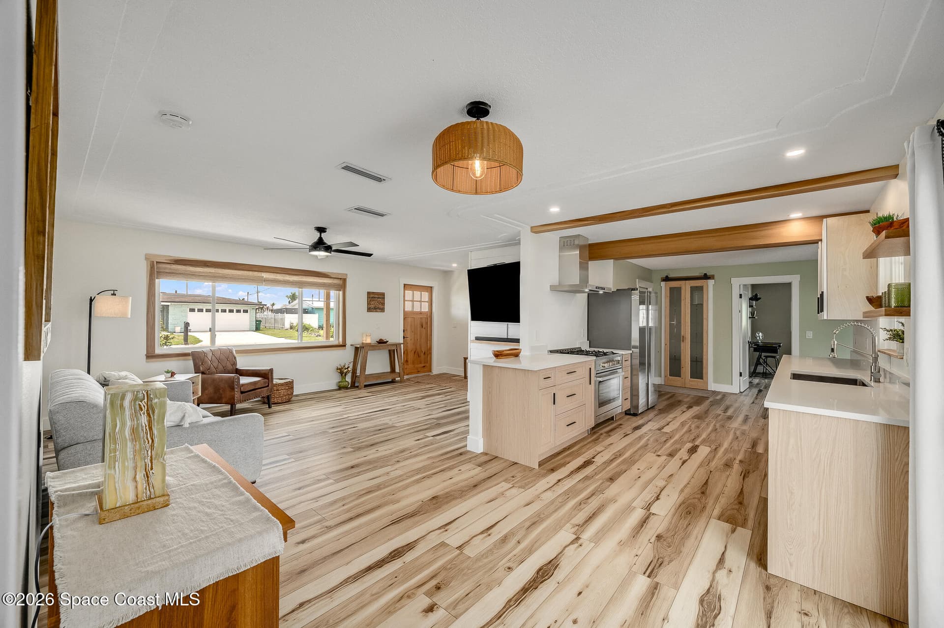 390 Ursa Avenue photo 17