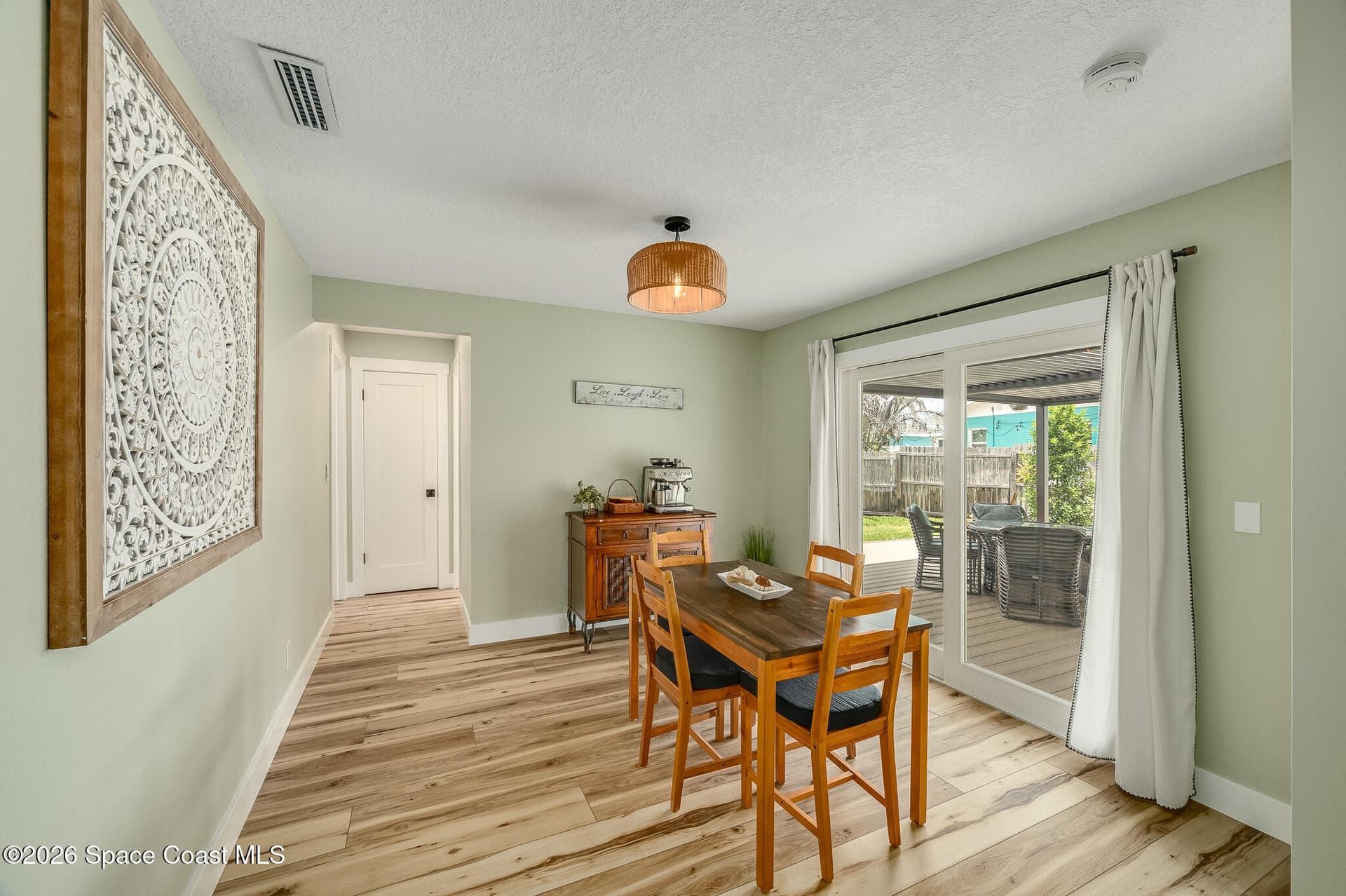 390 Ursa Avenue photo 23