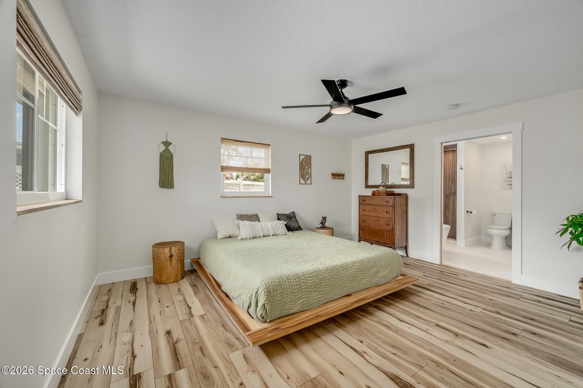 390 Ursa Avenue photo 25