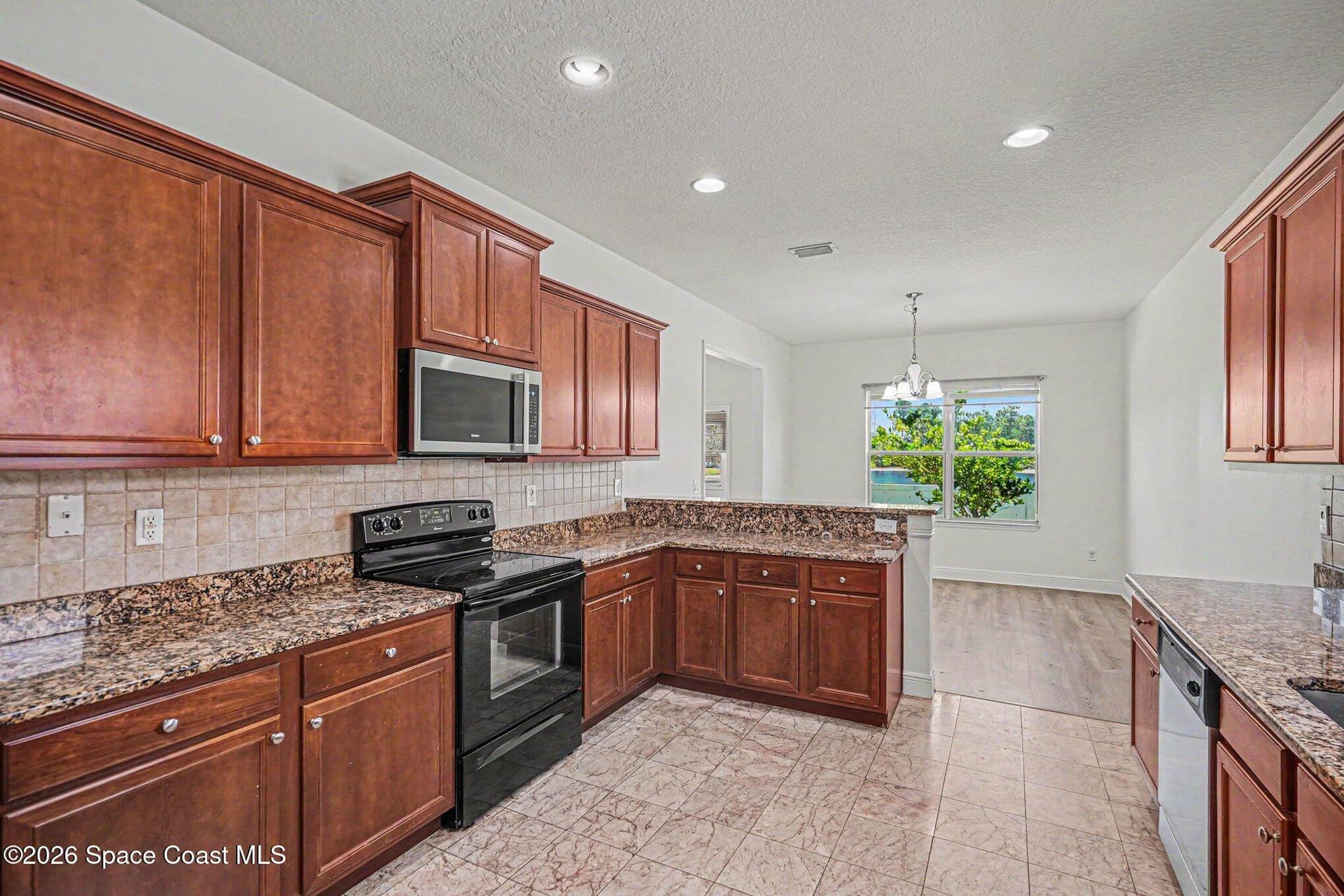 1497 Alaqua Way photo 2