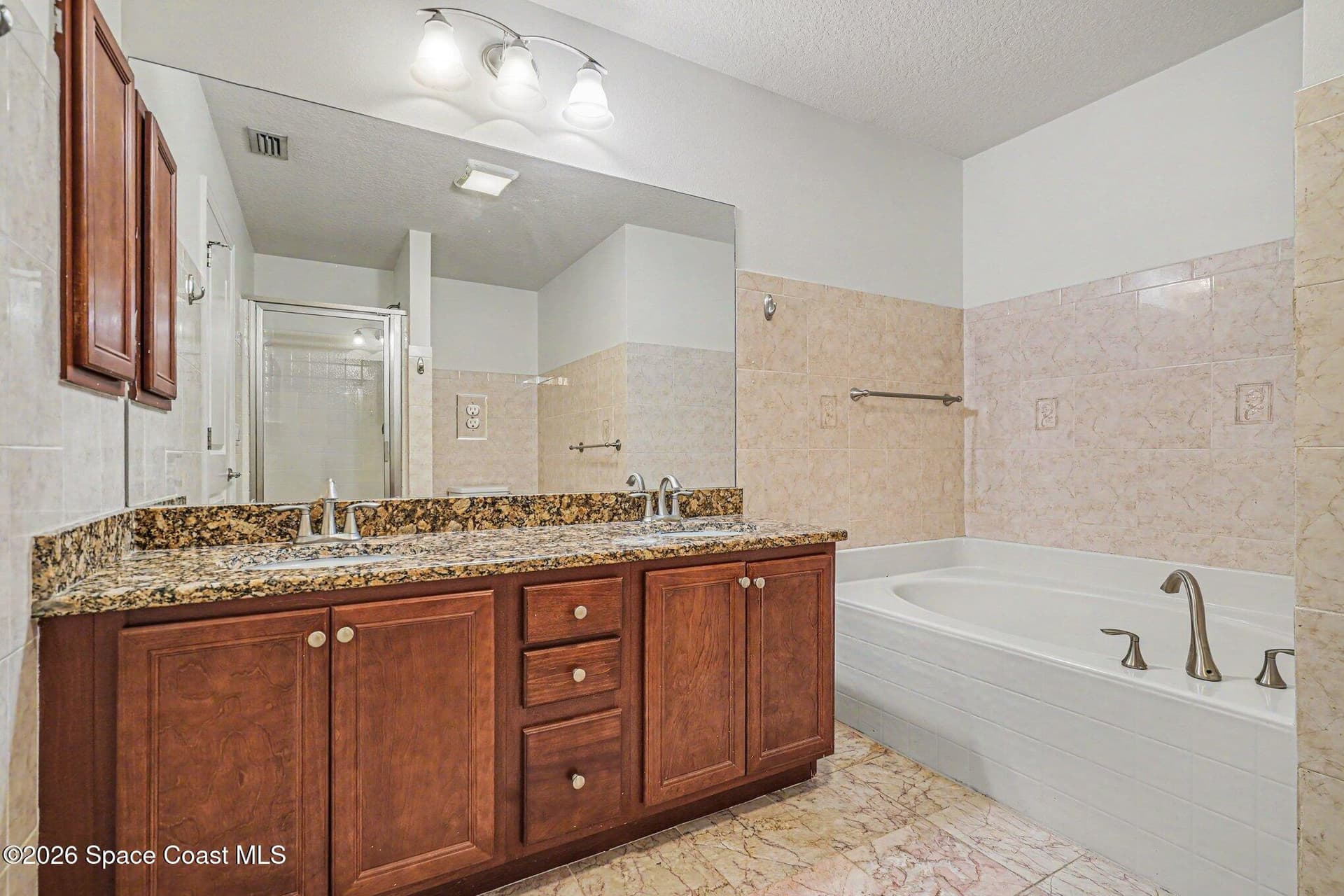 1497 Alaqua Way photo 5