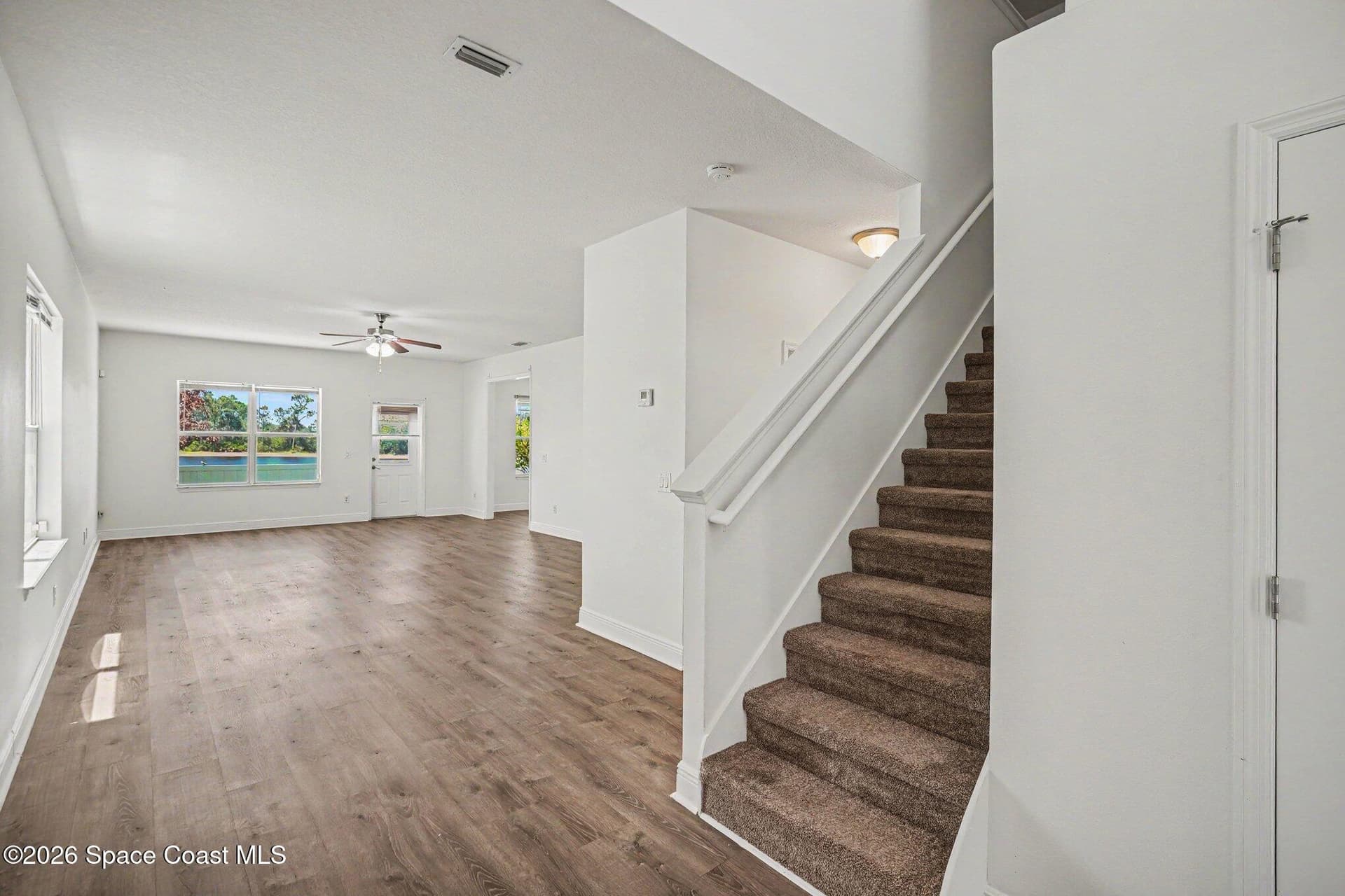 1497 Alaqua Way photo 4