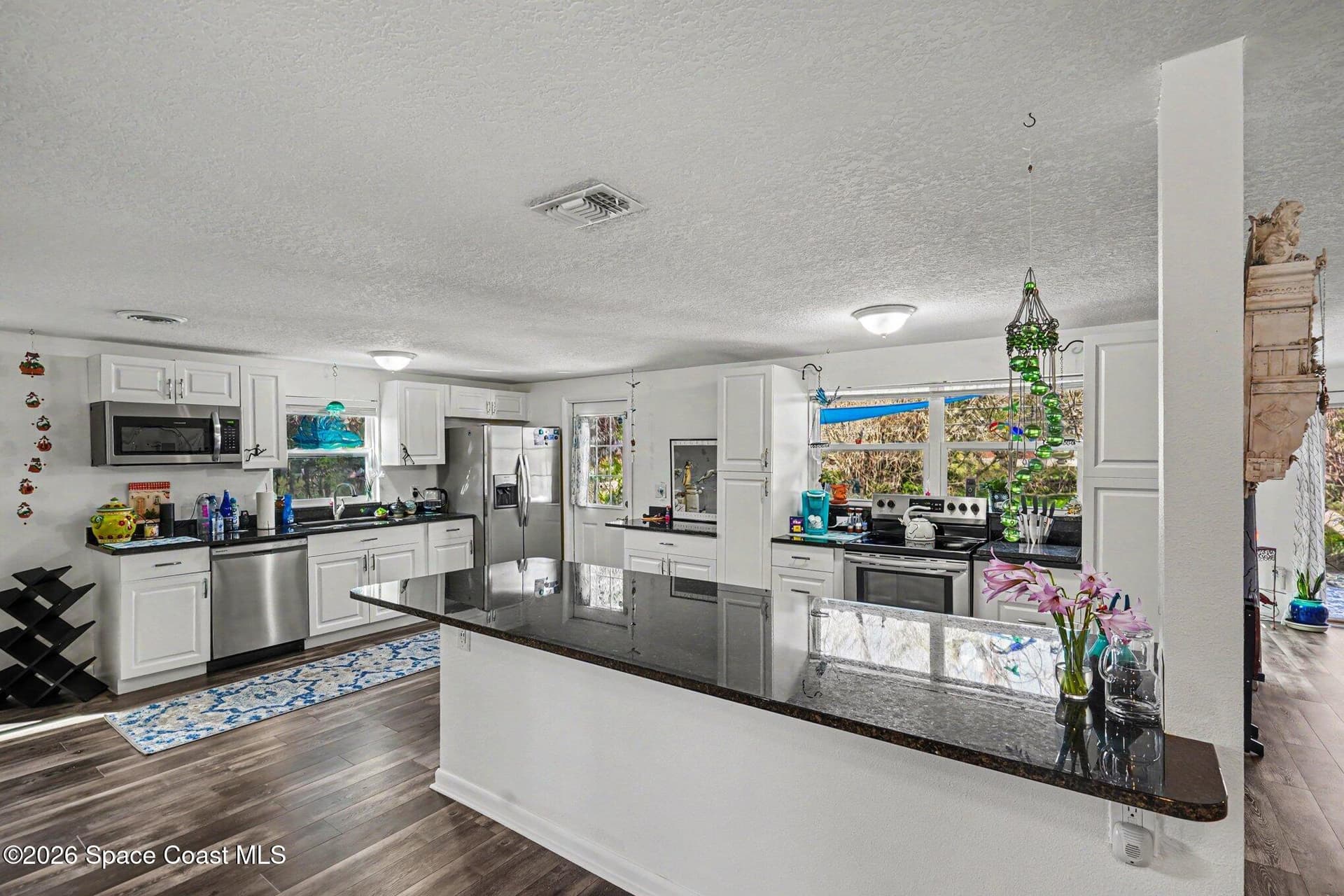 427 Lynn Avenue photo 13