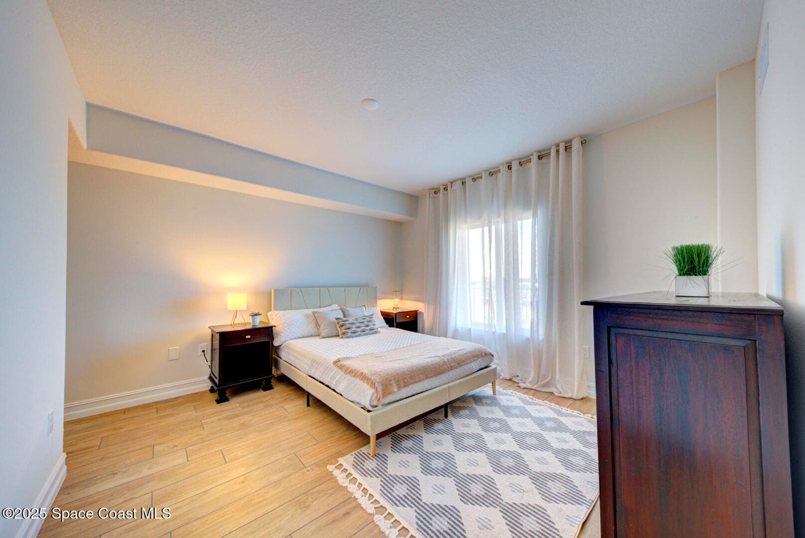 1805 Riverside Drive 504 photo 10