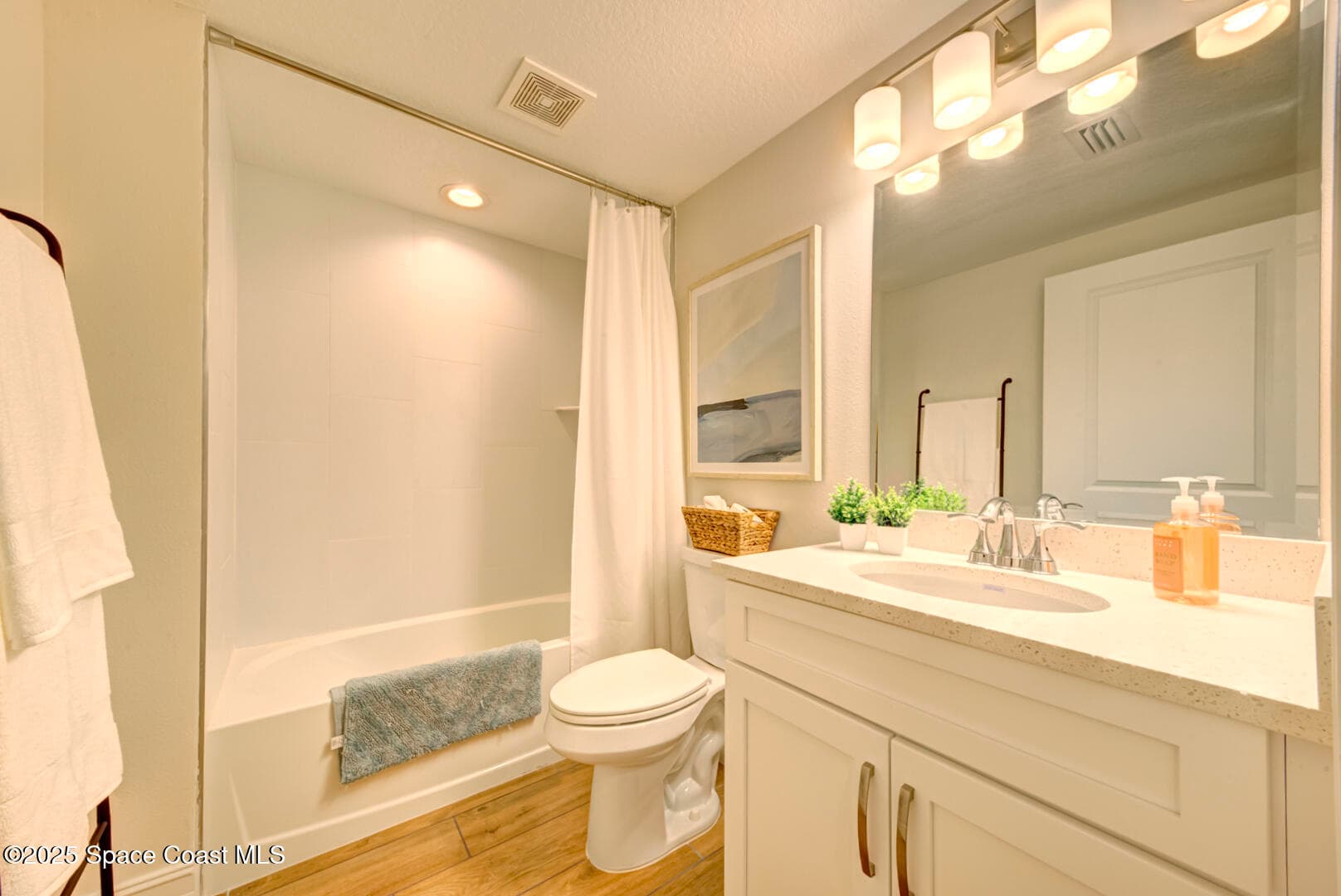 1805 Riverside Drive 504 photo 20