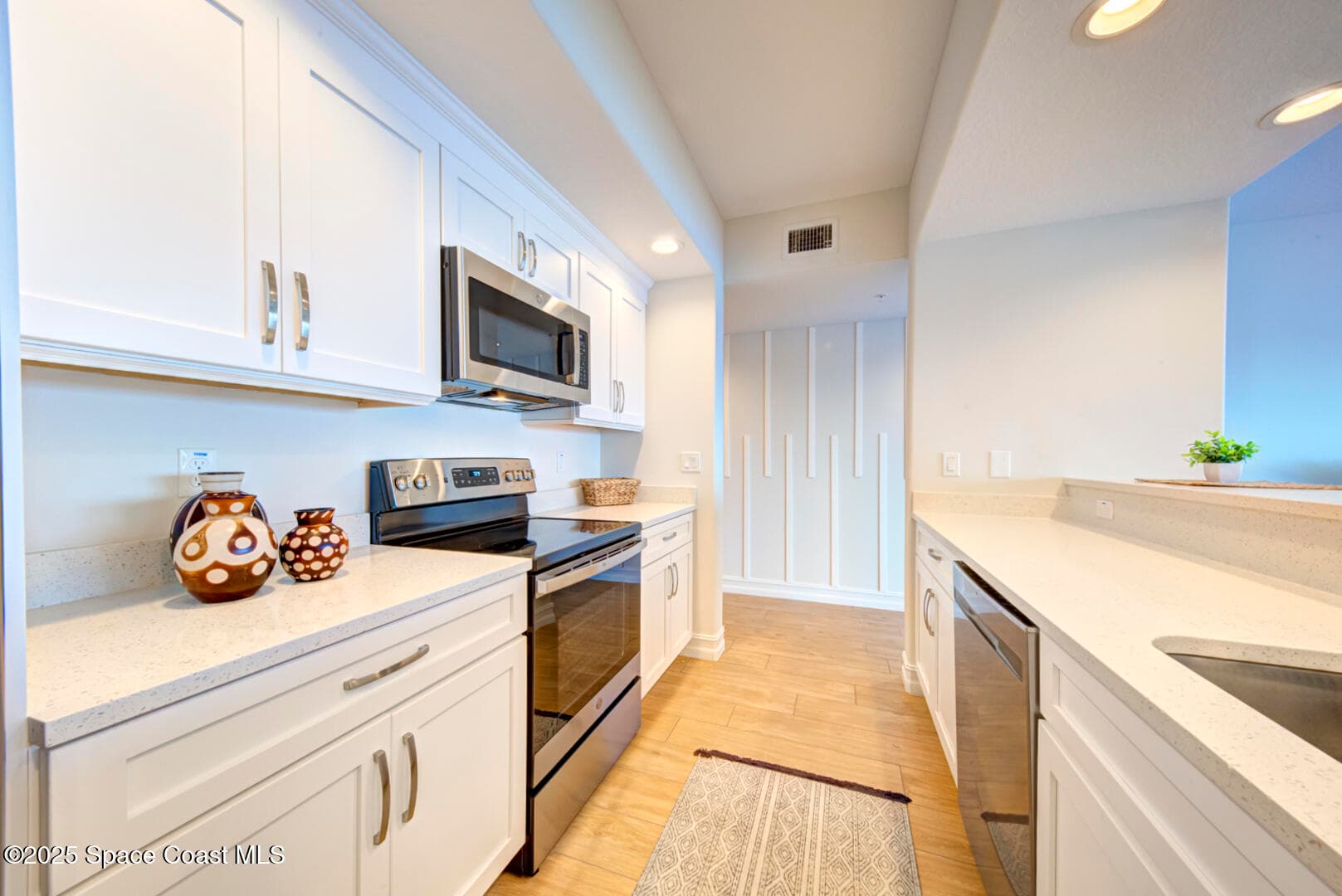 1805 Riverside Drive 504 photo 25
