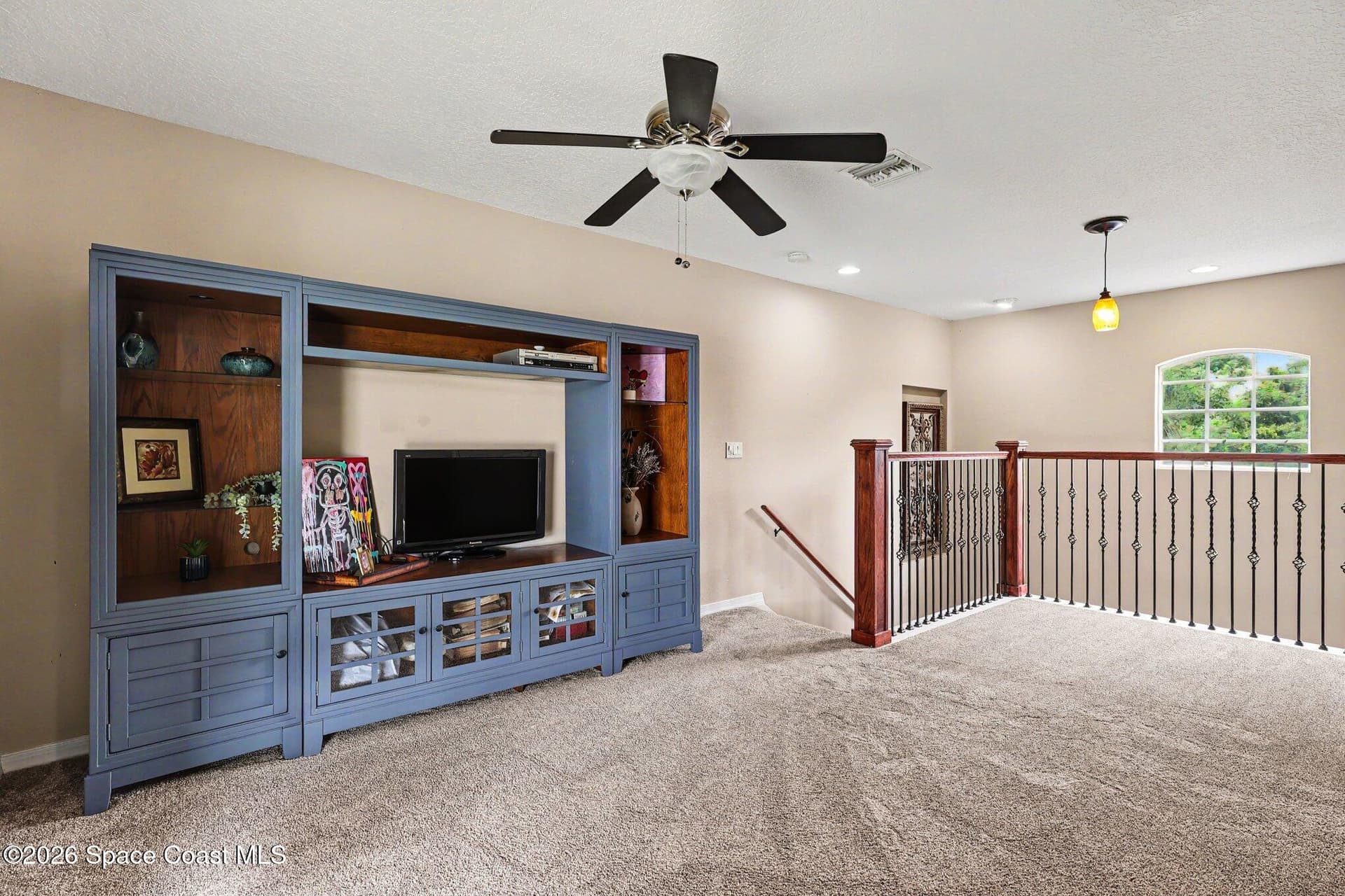 663 Sheridan Woods Drive photo 14