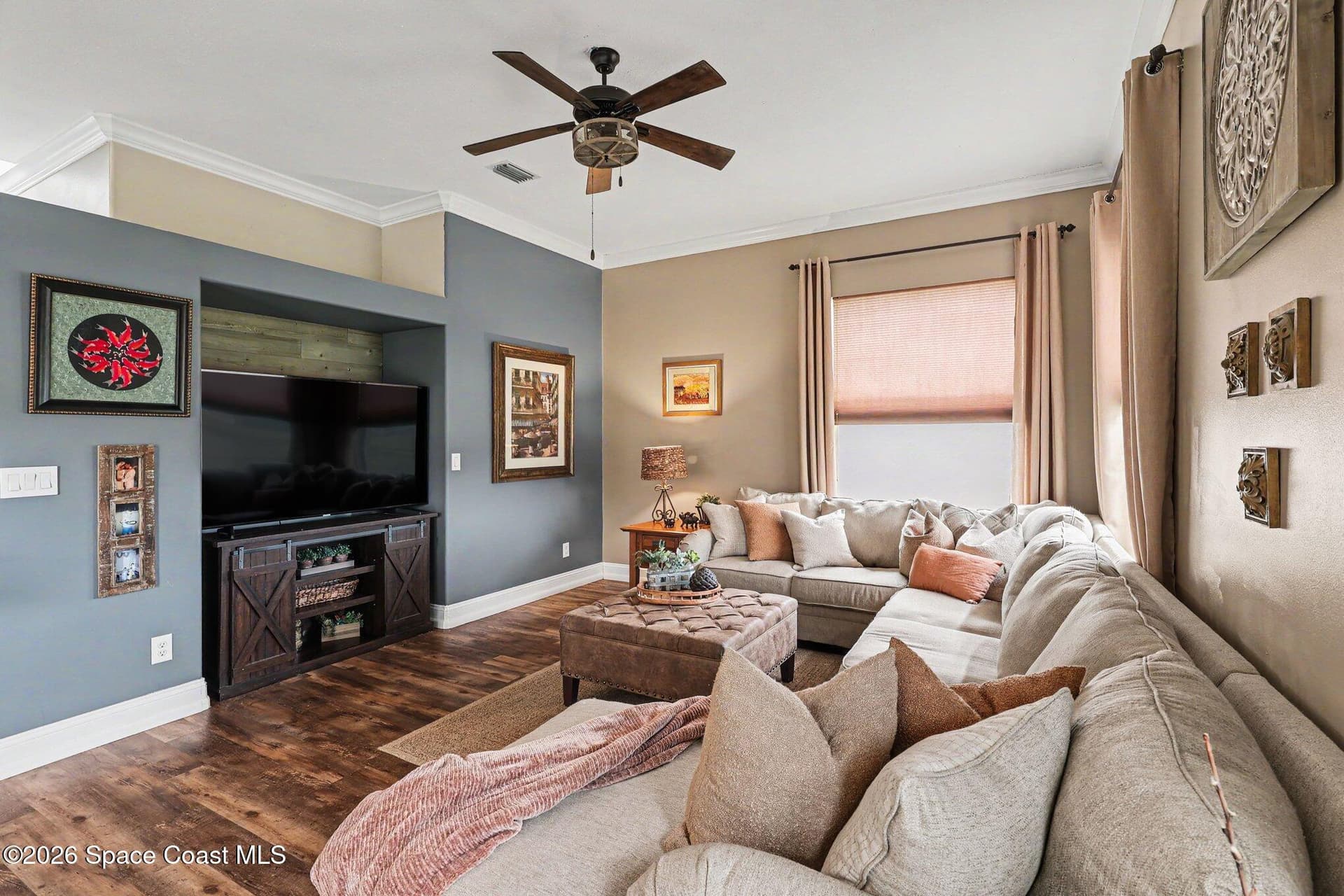 663 Sheridan Woods Drive photo 7
