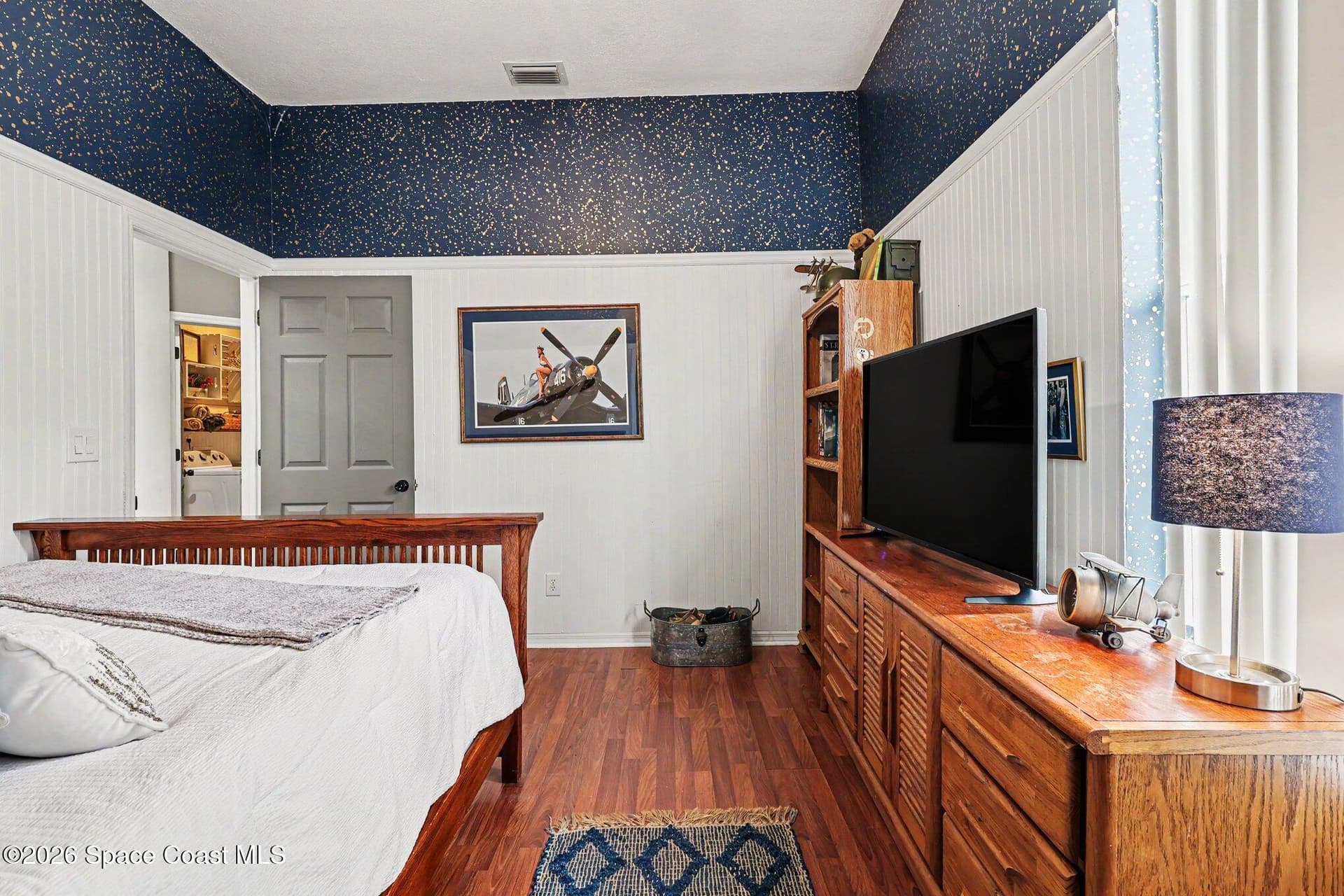 663 Sheridan Woods Drive photo 19