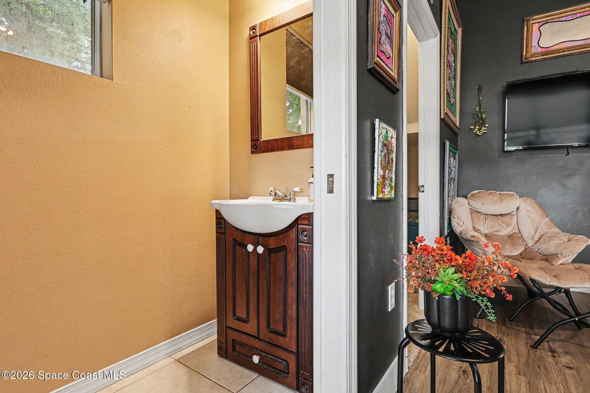 663 Sheridan Woods Drive photo 24
