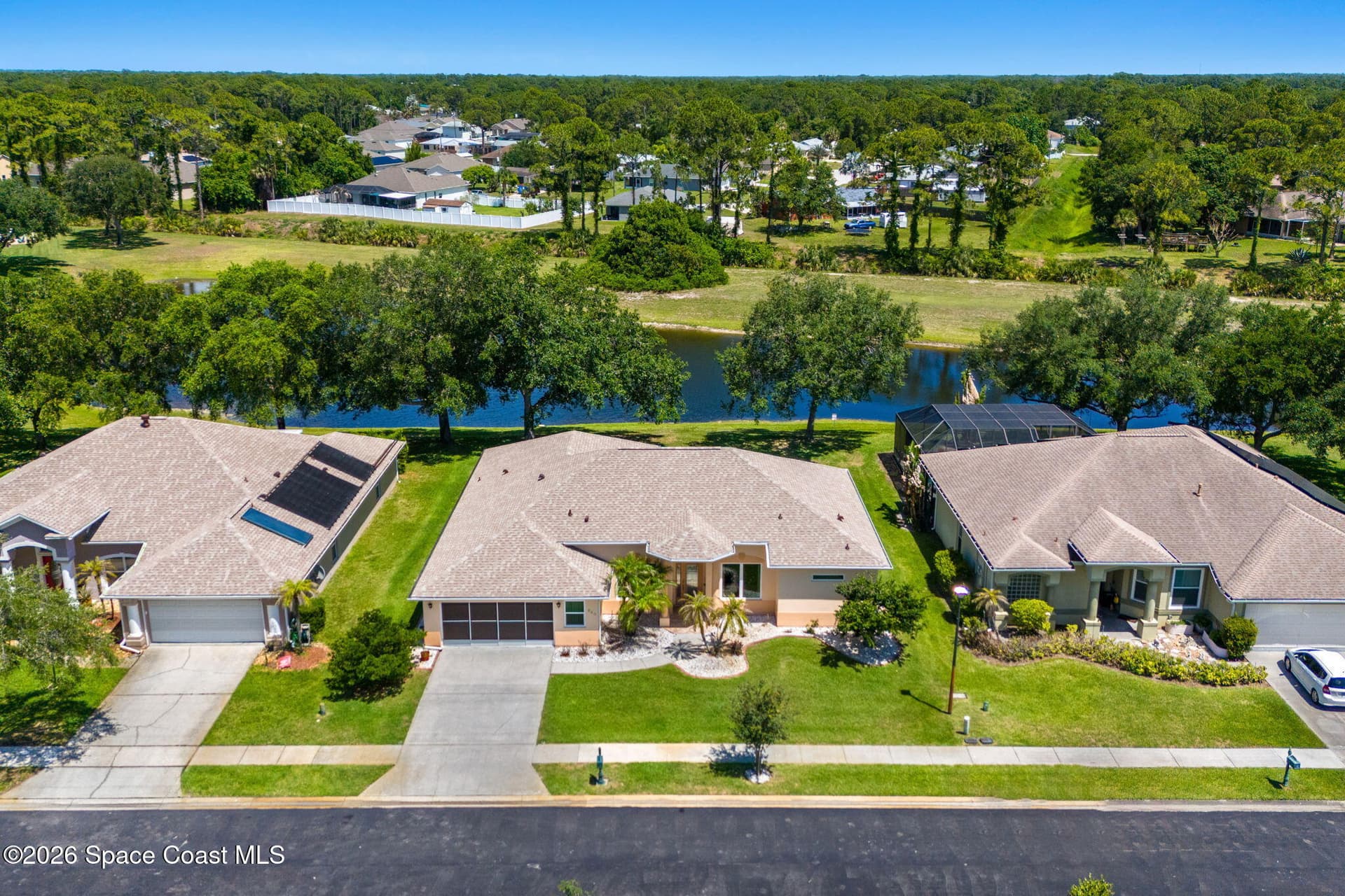 940 Gardenbrook Court SE photo 1
