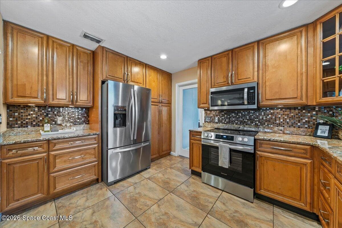 401 Bridgetown Court photo 23