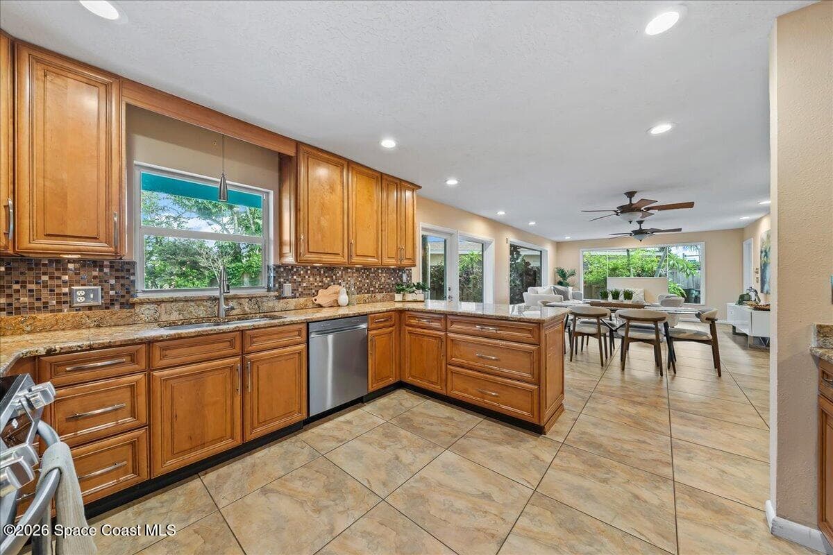 401 Bridgetown Court photo 24