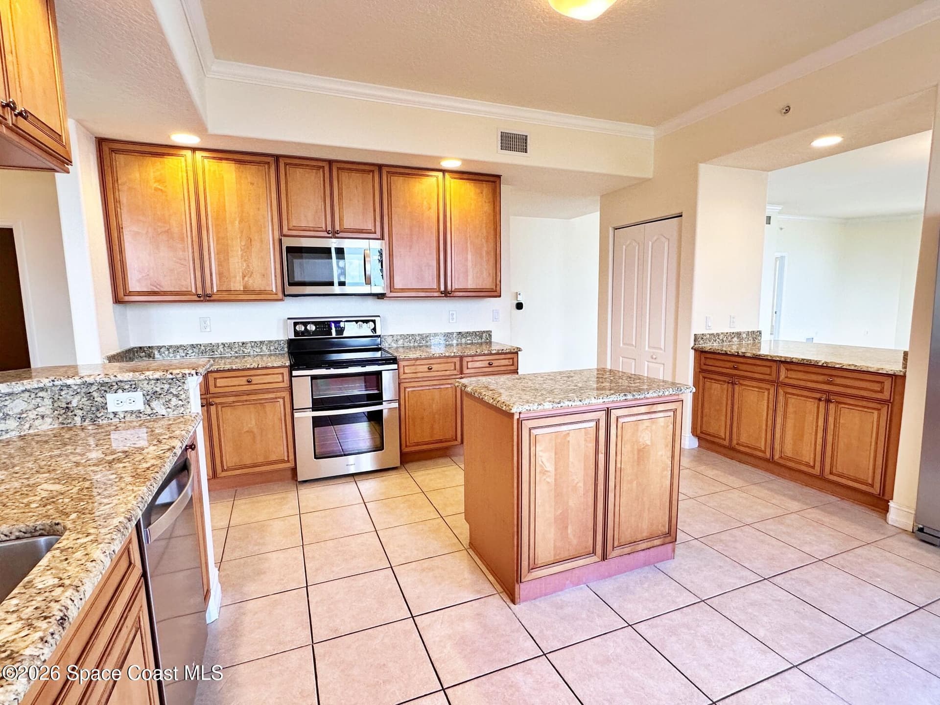 3205 S Washington Avenue 903b photo 24