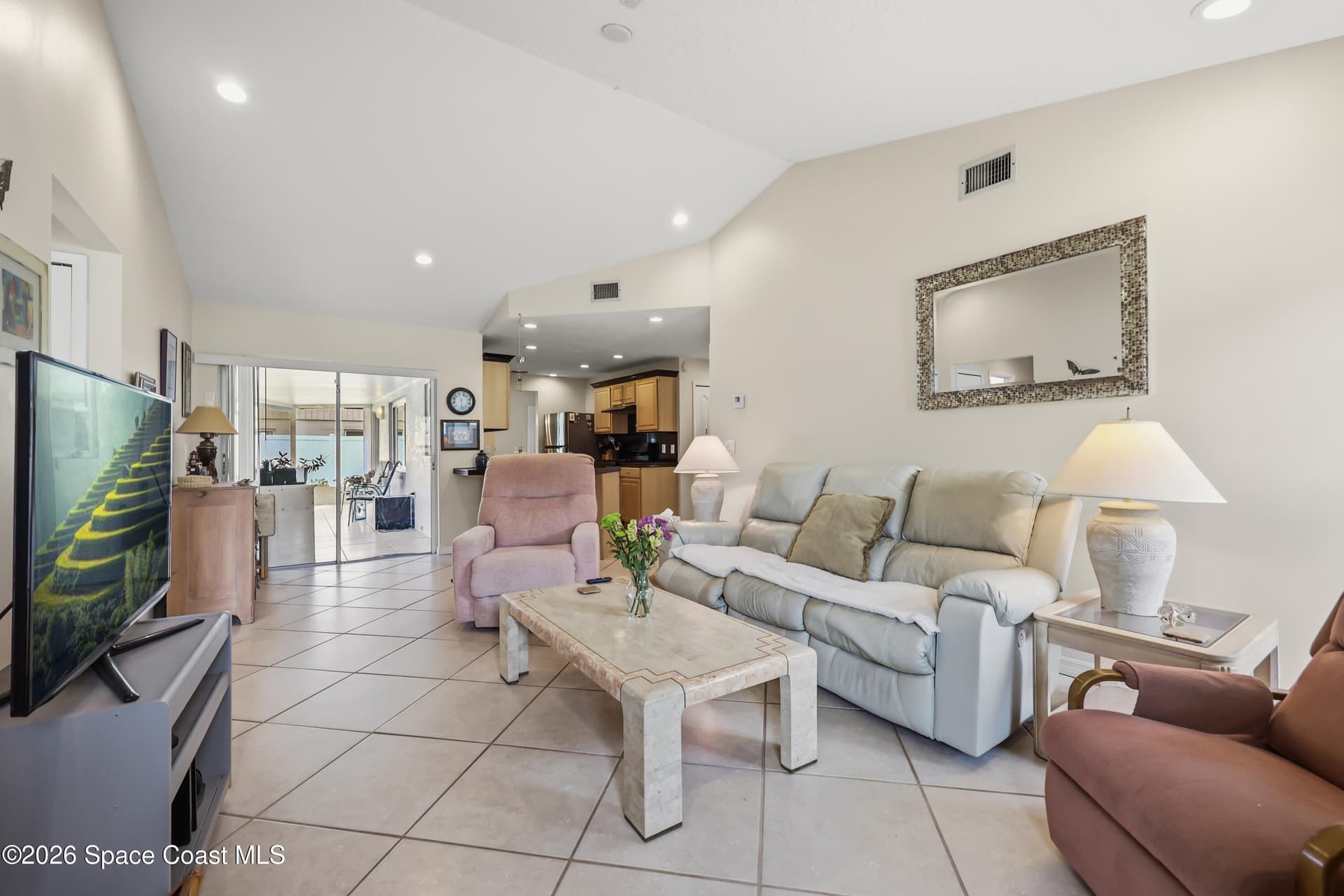 2427 Nobility Avenue photo 5