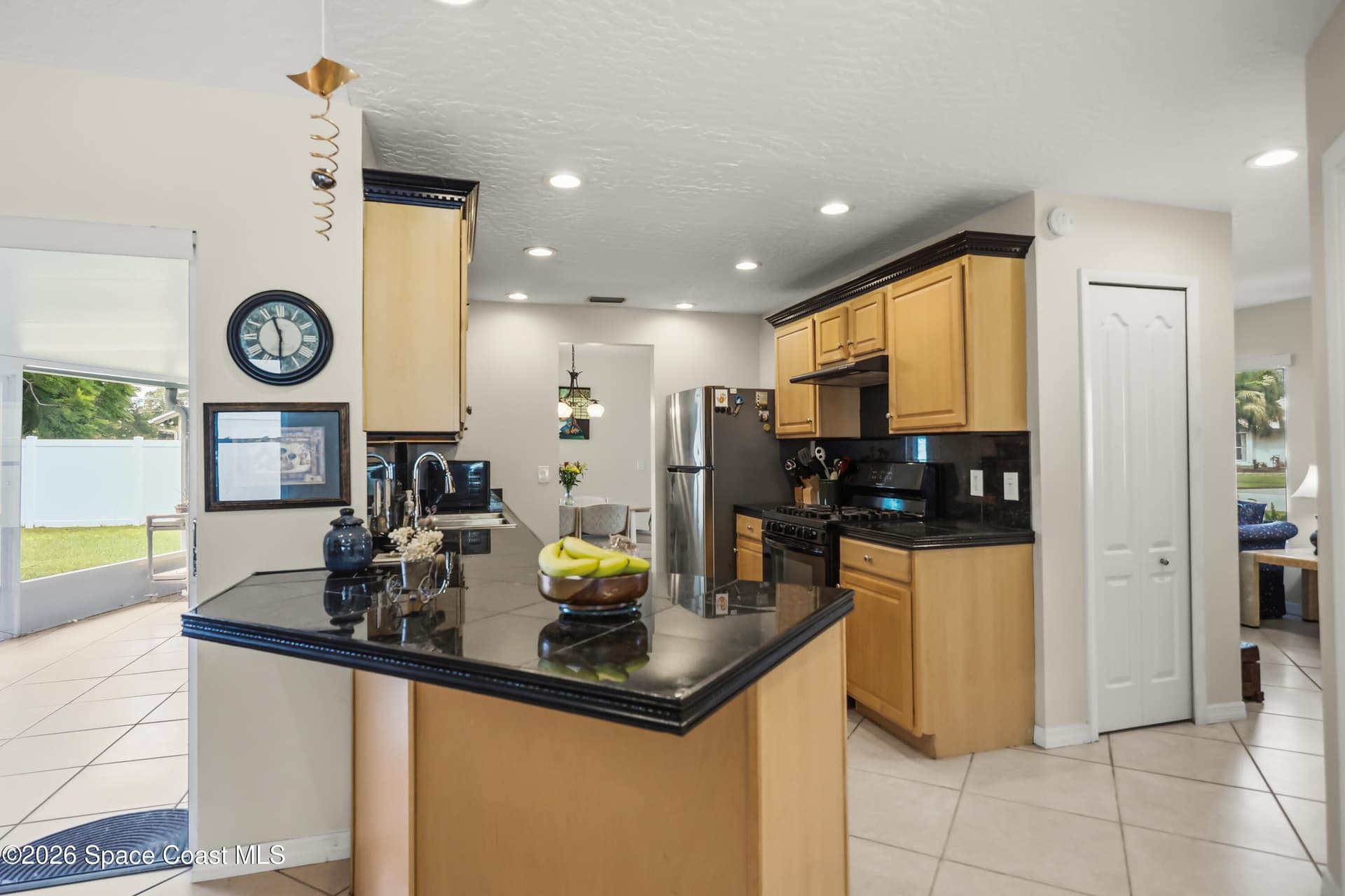 2427 Nobility Avenue photo 11