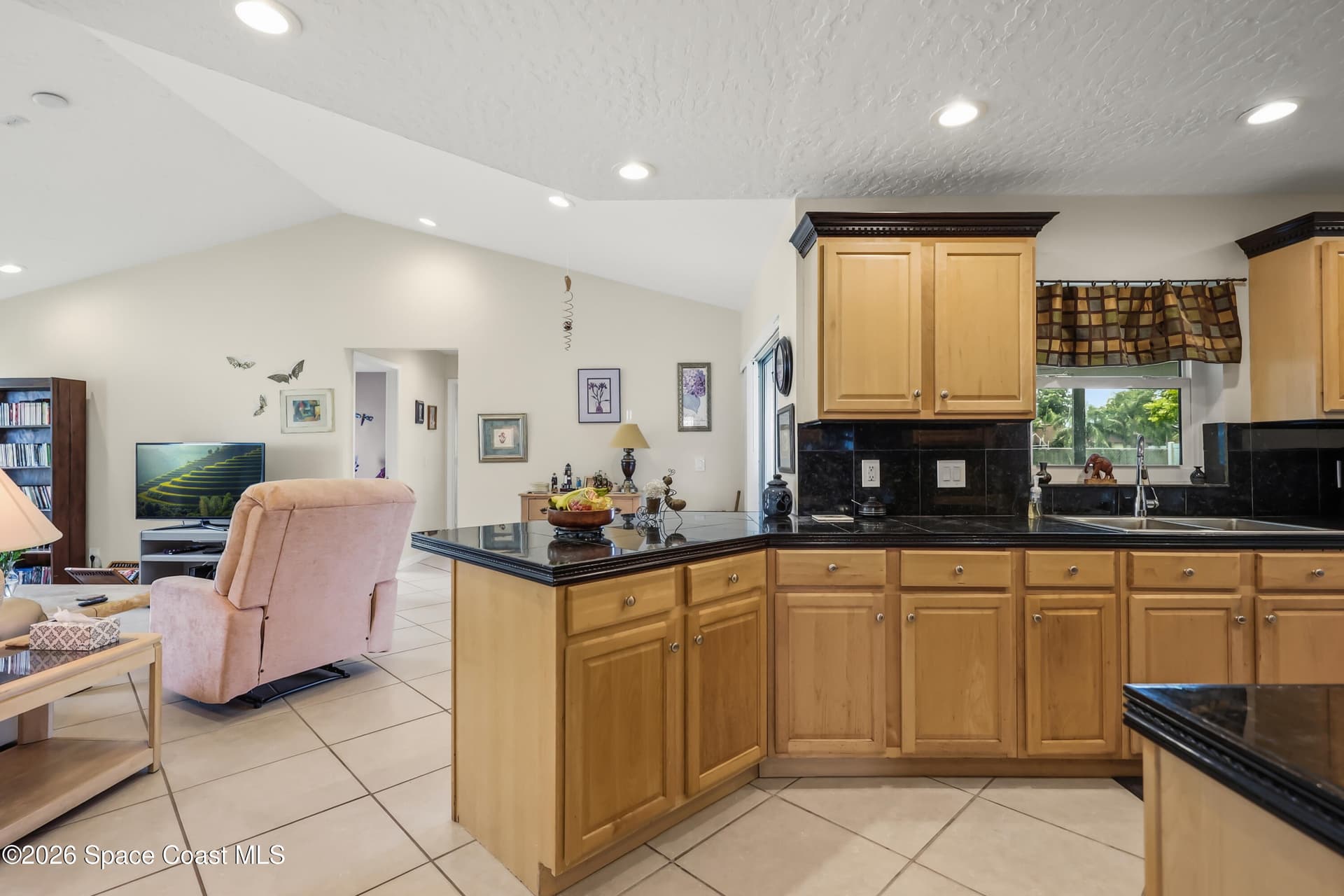 2427 Nobility Avenue photo 14
