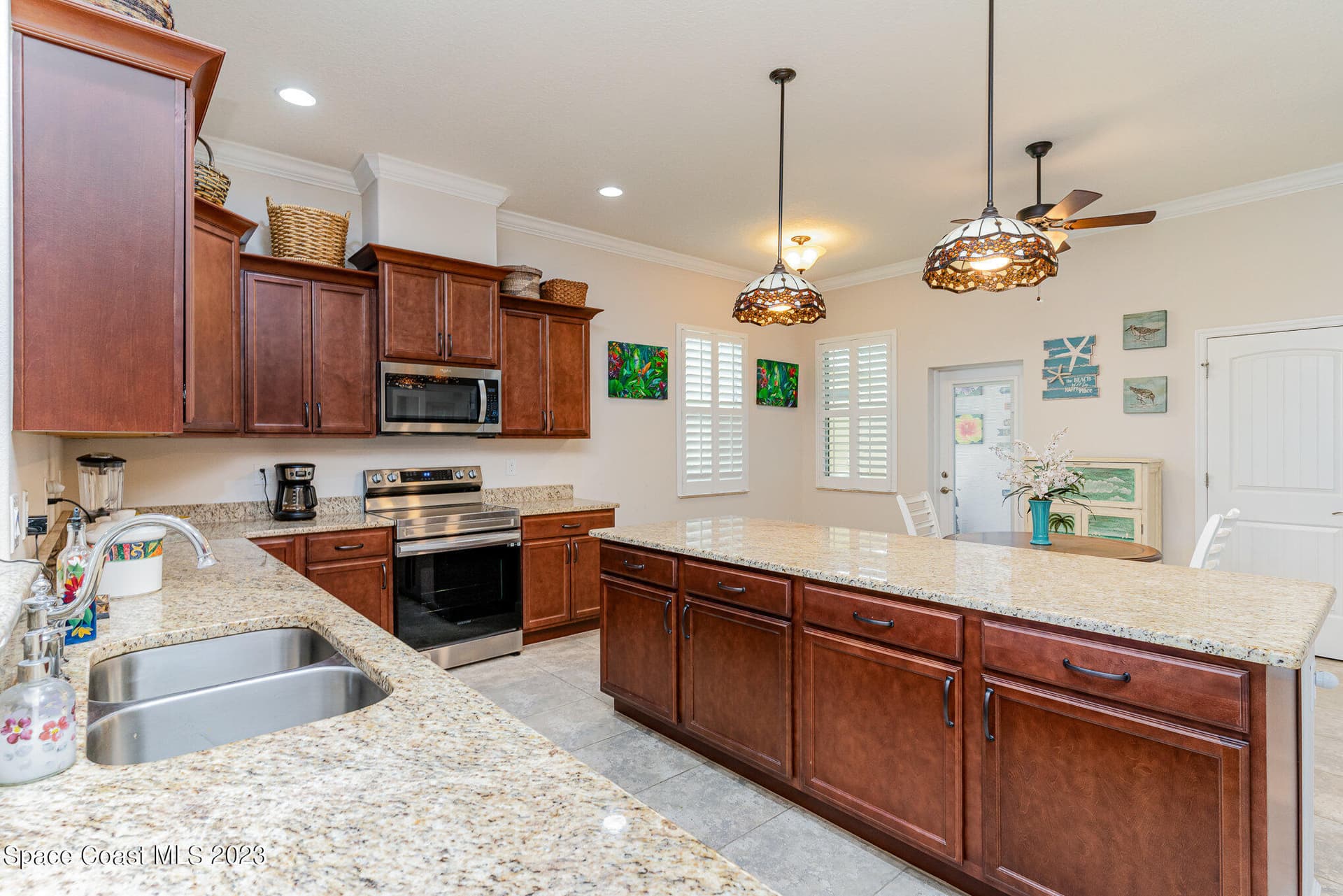 543 Heming Way photo 12