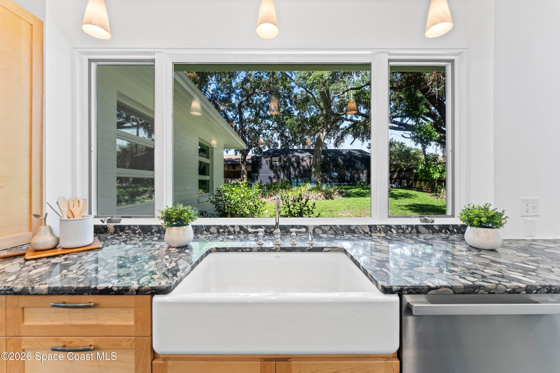 1001 N Indian River Drive photo 12