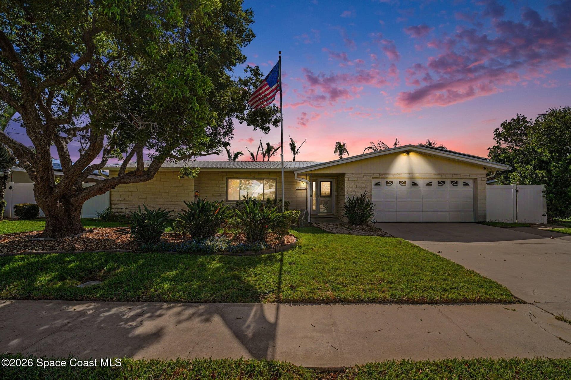 1370 Mercury Street photo 1