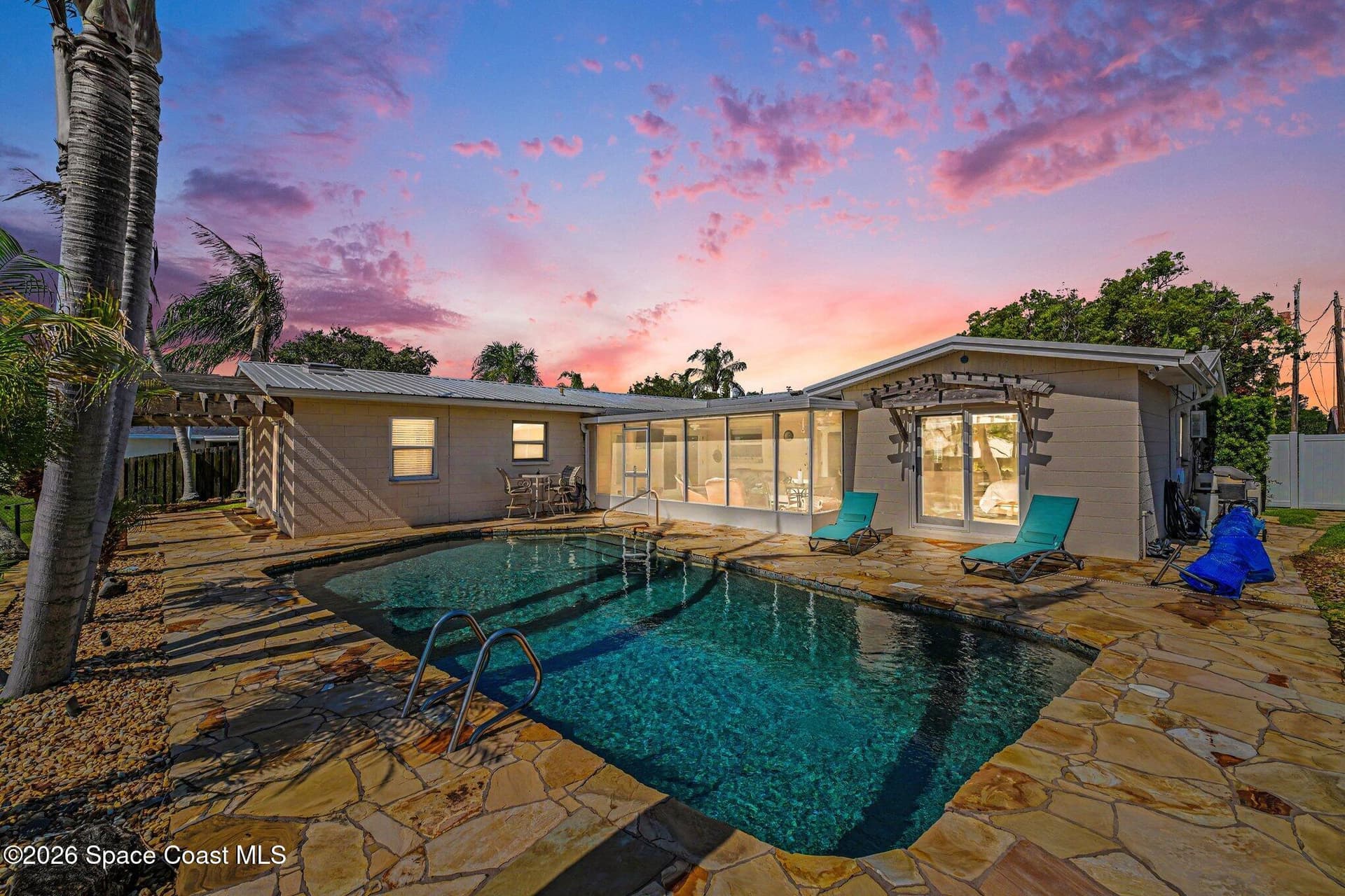 1370 Mercury Street photo 3