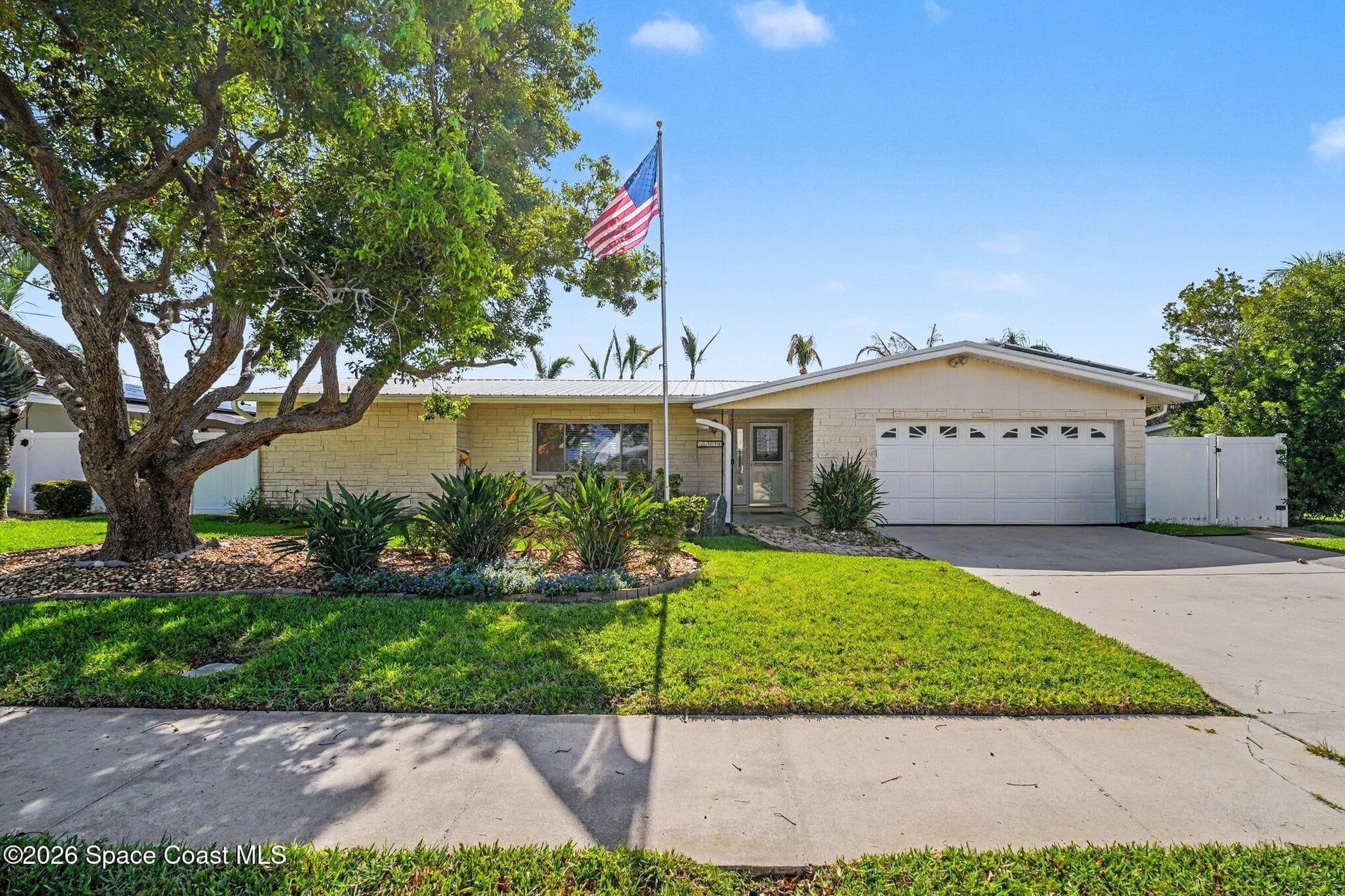 1370 Mercury Street photo 7