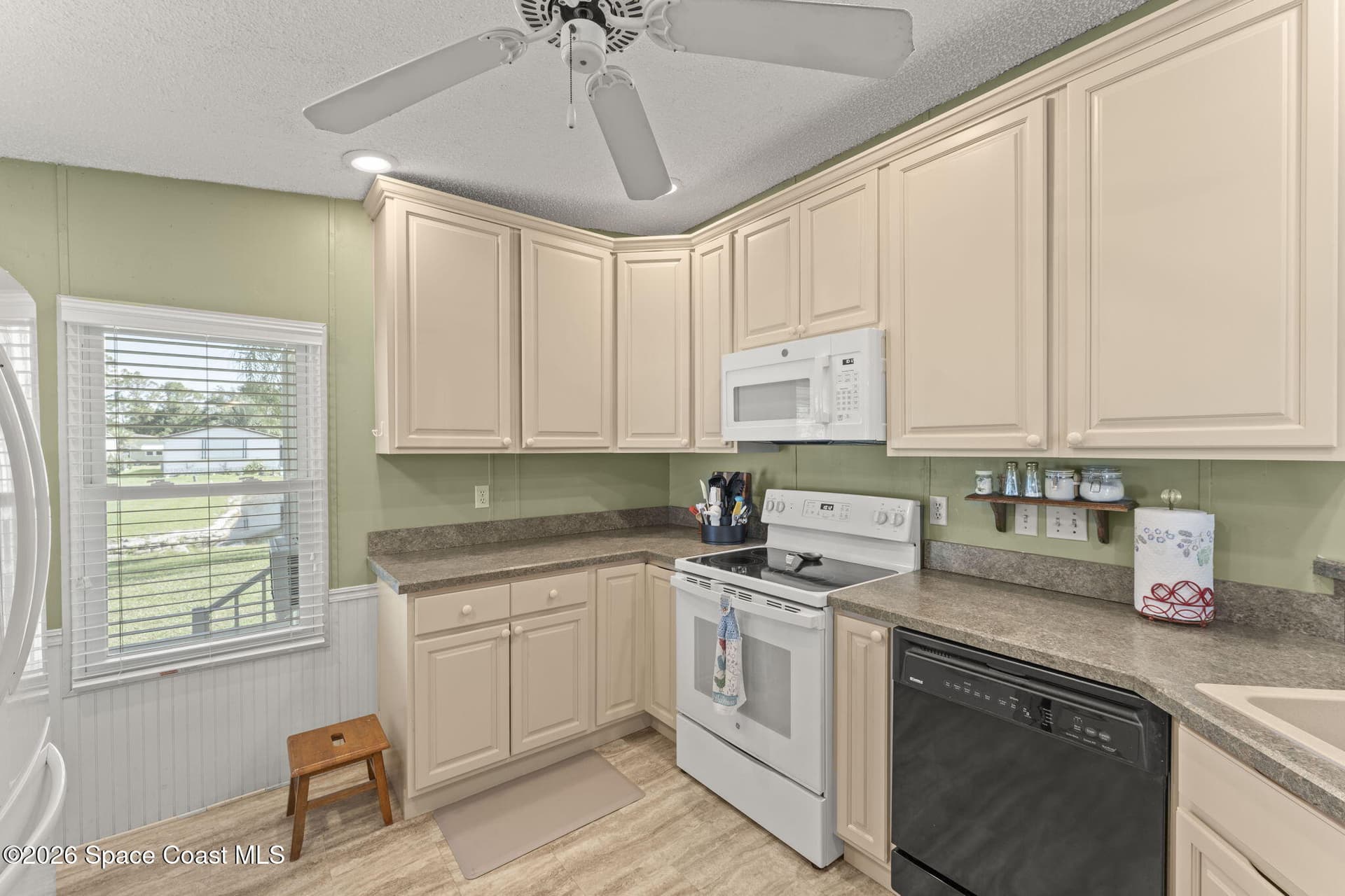 4403 Twin Lakes Drive photo 9